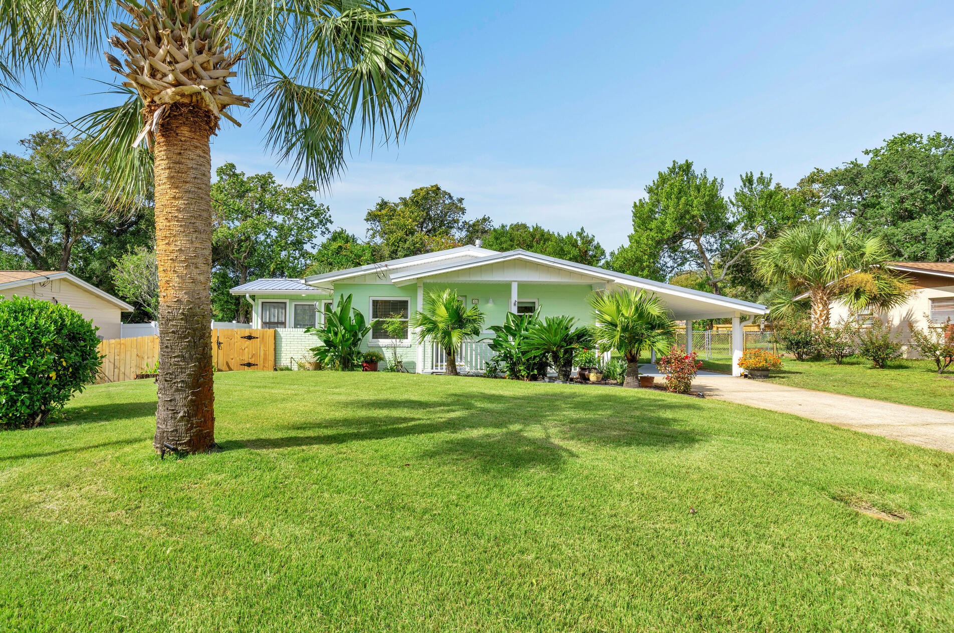 30 Nw Hemlock Dr Nw, Fort Walton Beach, FL 32548