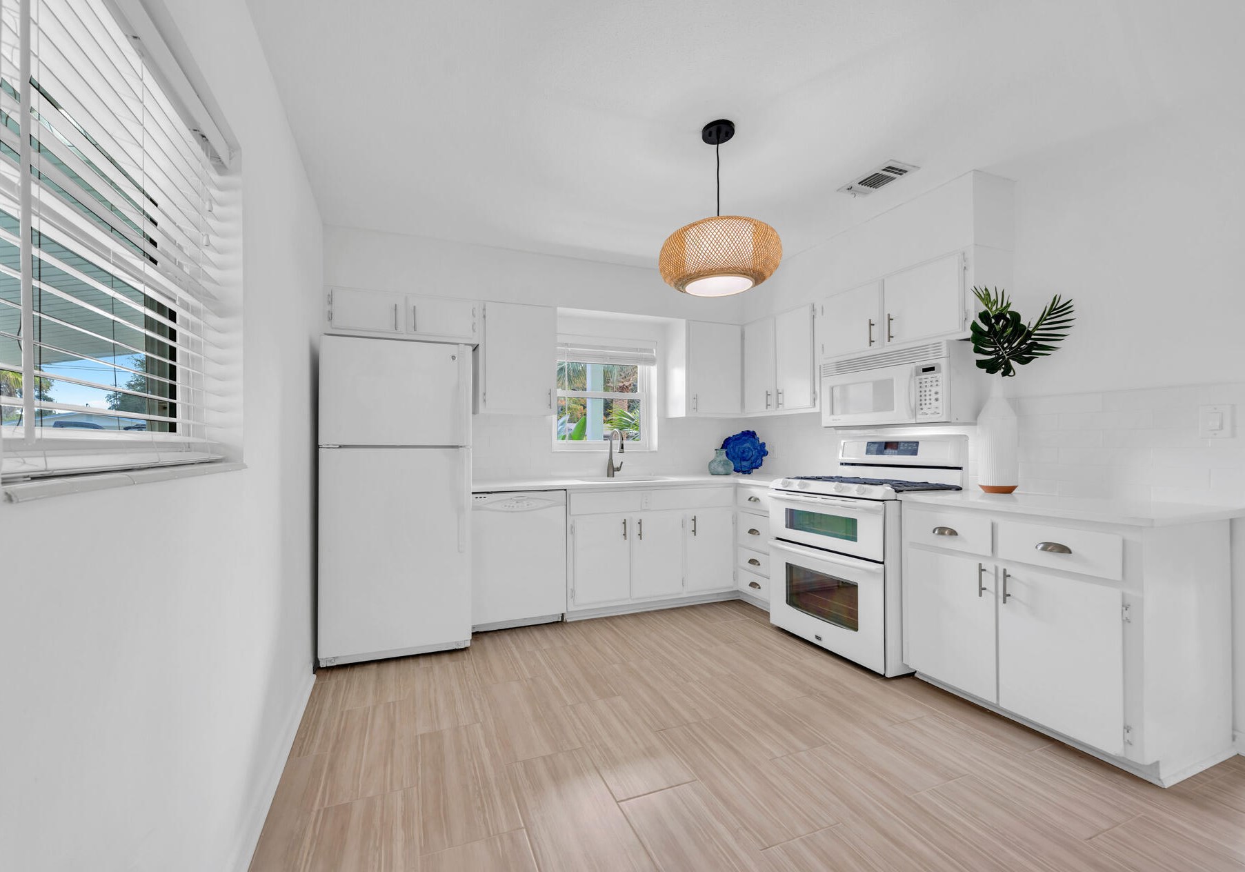 30 Hemlock Dr, Fort Walton Beach FL  32548-4716 exterior