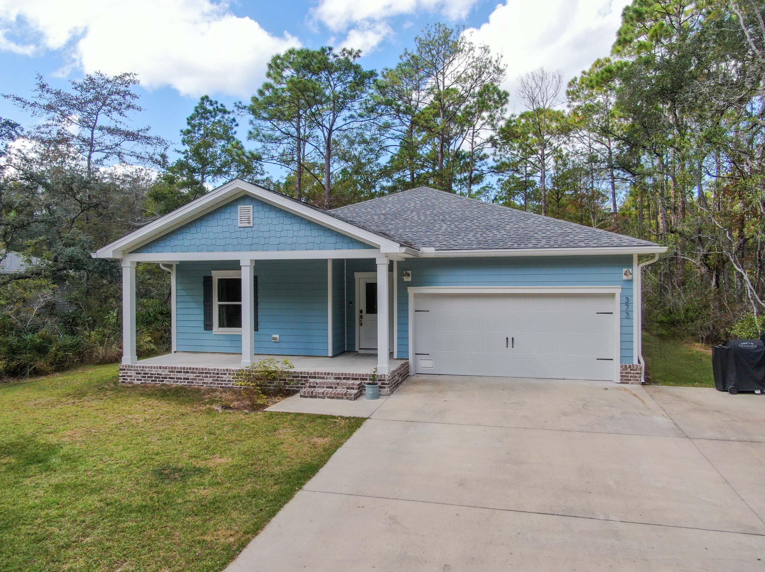 373 Bayside Dr, Freeport, FL 32439