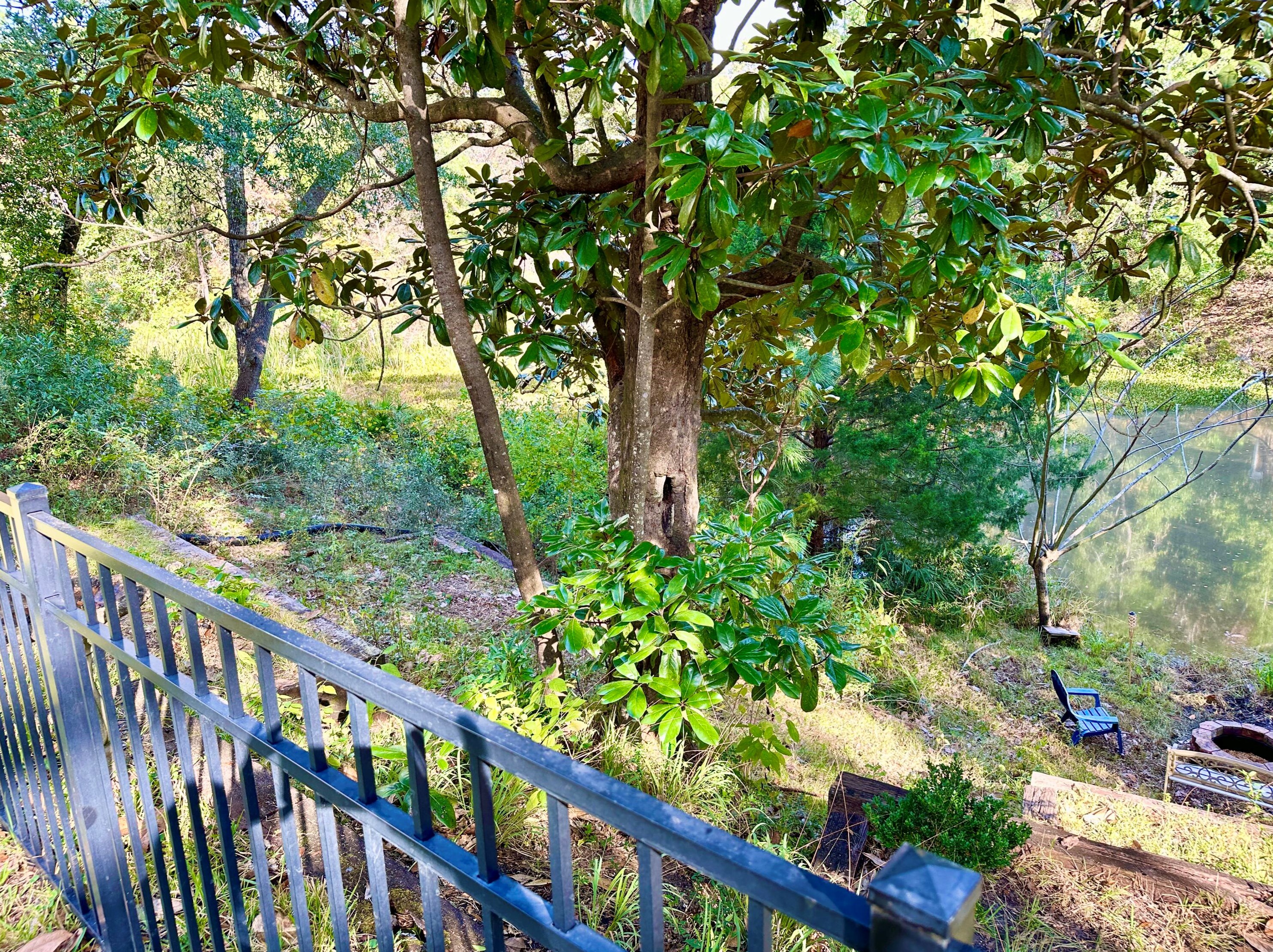 235 Hillside Dr, Niceville FL  32578-2355 exterior