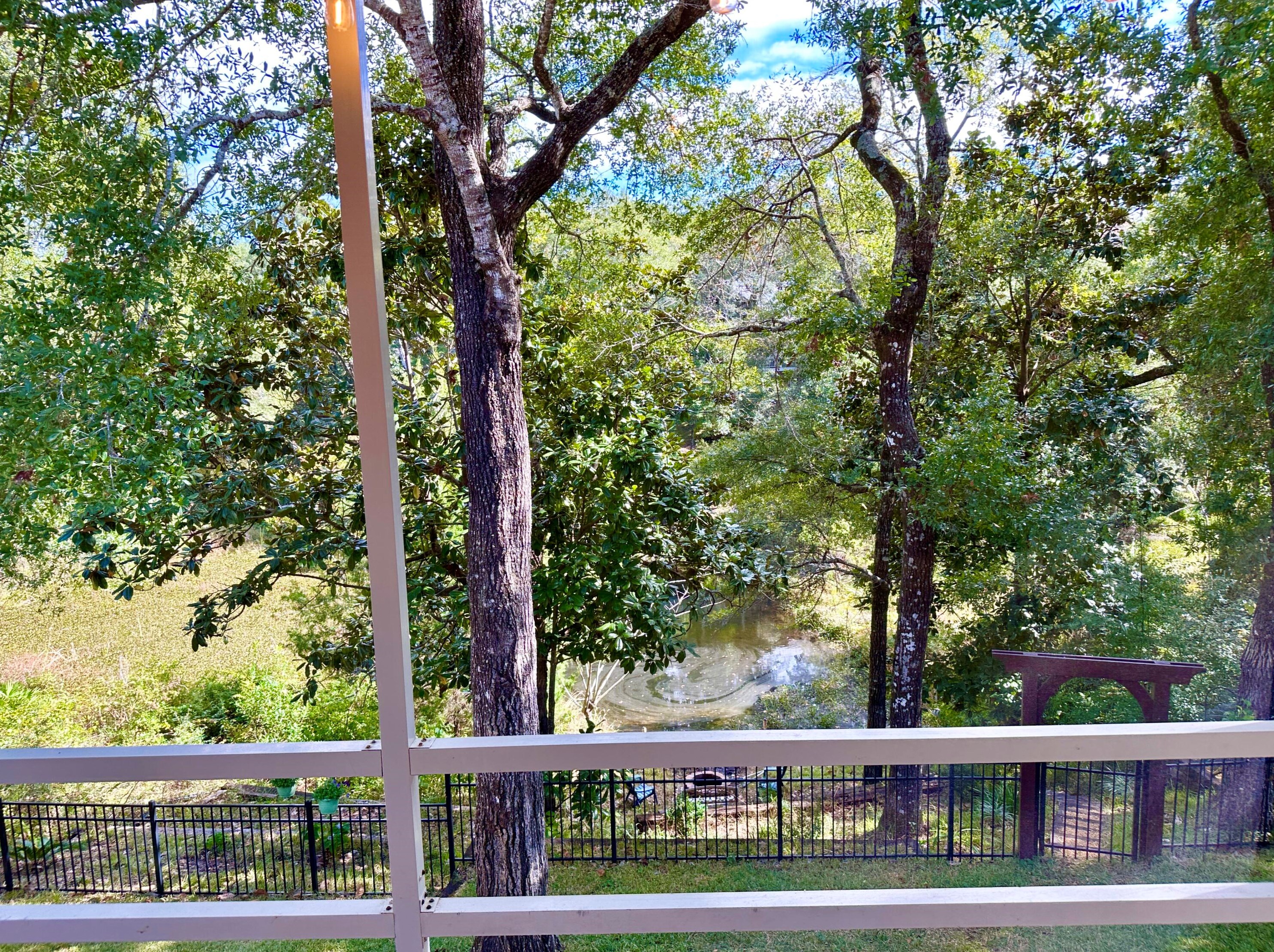 235 Hillside Dr, Niceville FL  32578-2355 exterior