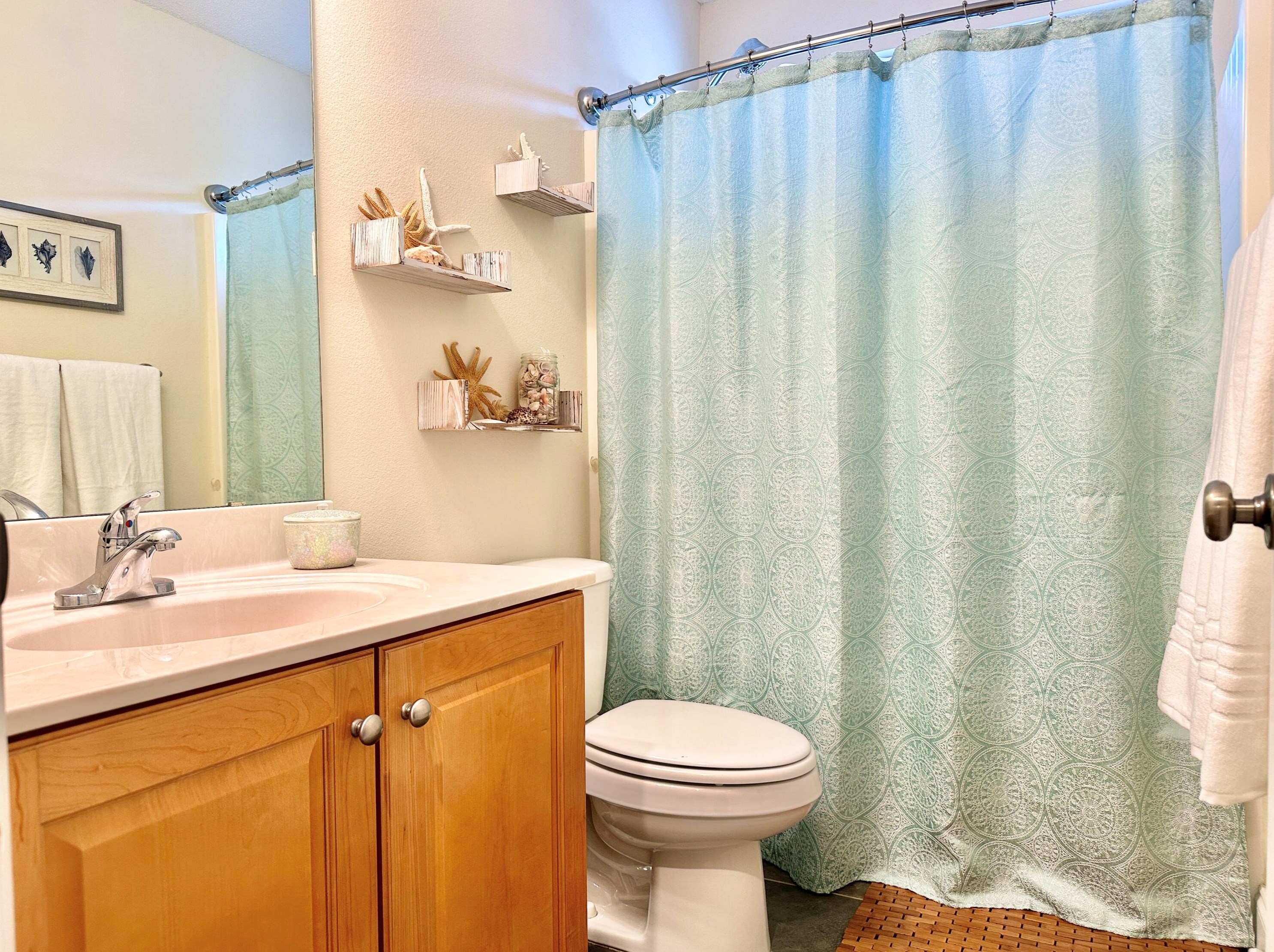 235 Hillside Dr, Niceville FL  32578-2355 exterior