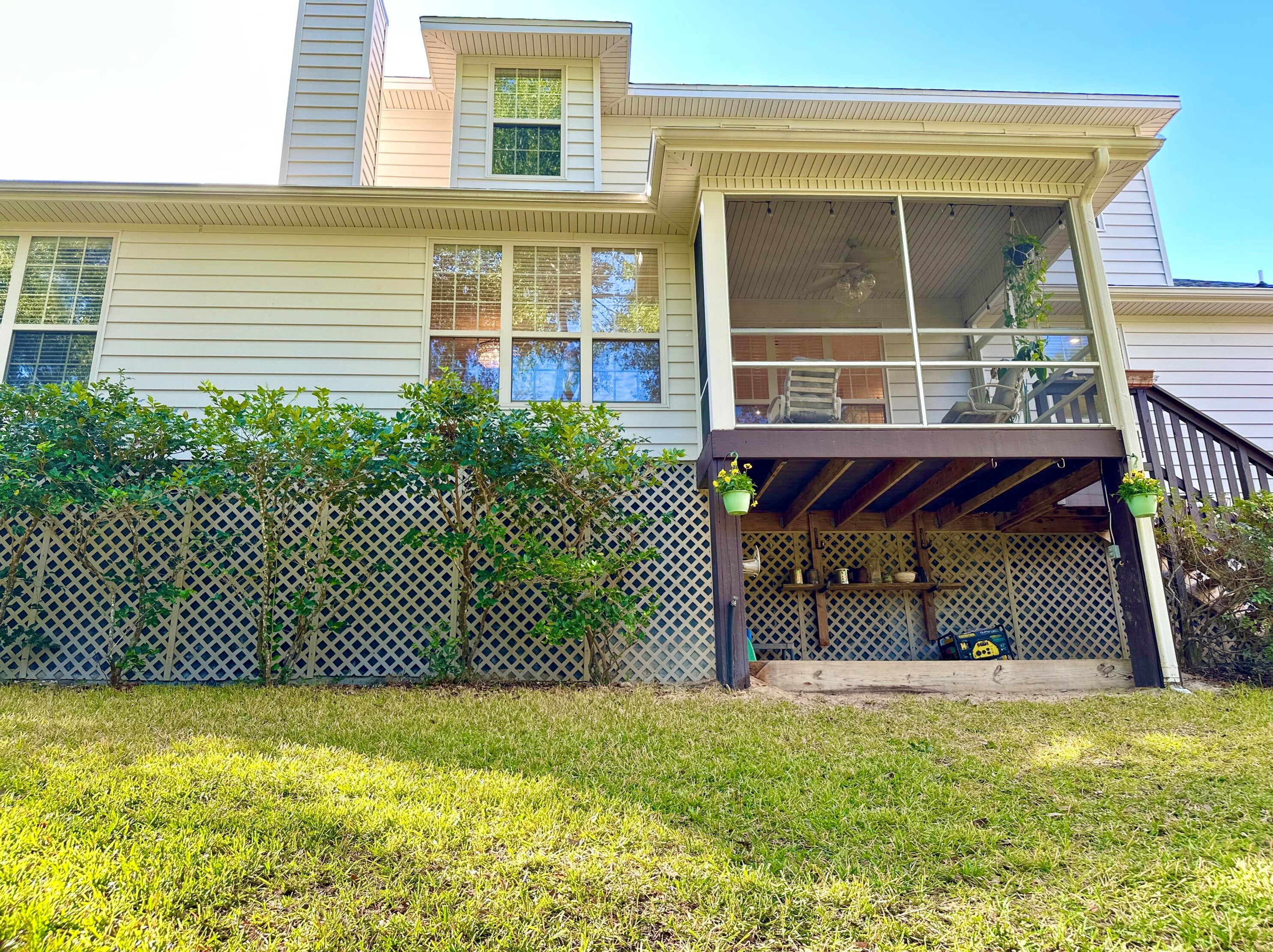 235 Hillside Dr, Niceville FL  32578-2355 exterior