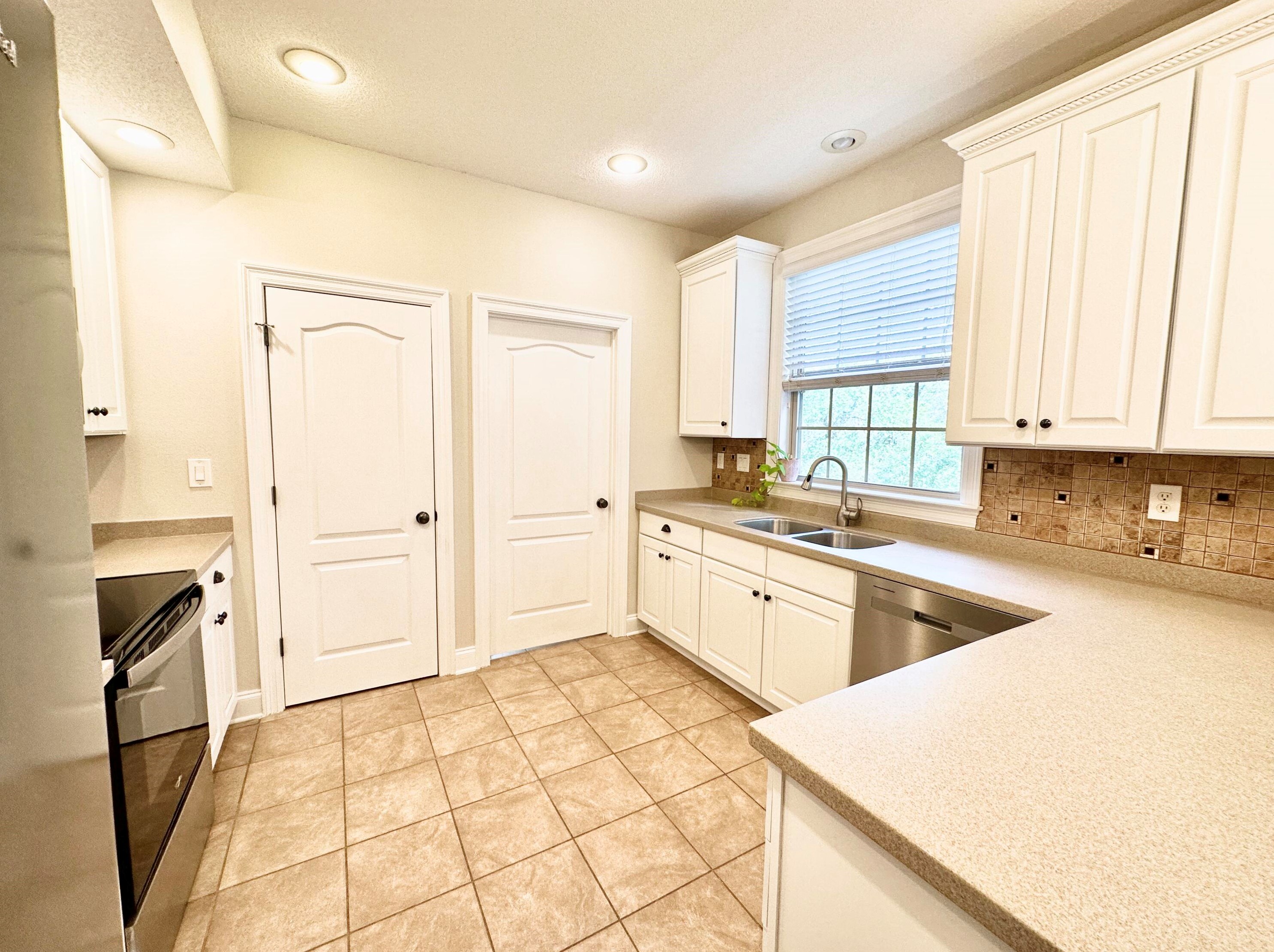 235 Hillside Dr, Niceville FL  32578-2355 exterior