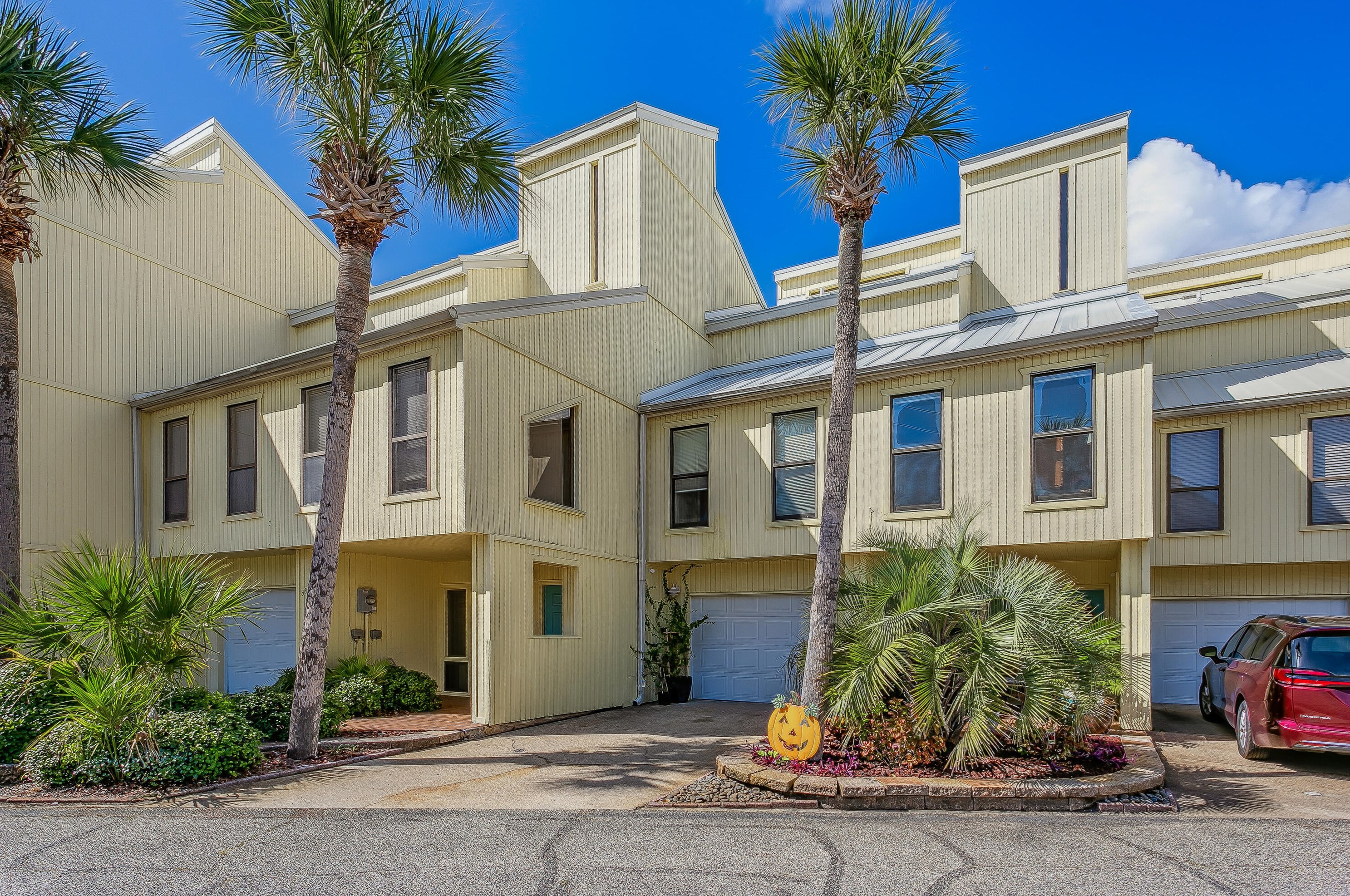 8520 Gulf Blvd #38, Gulf Breeze, FL 32566