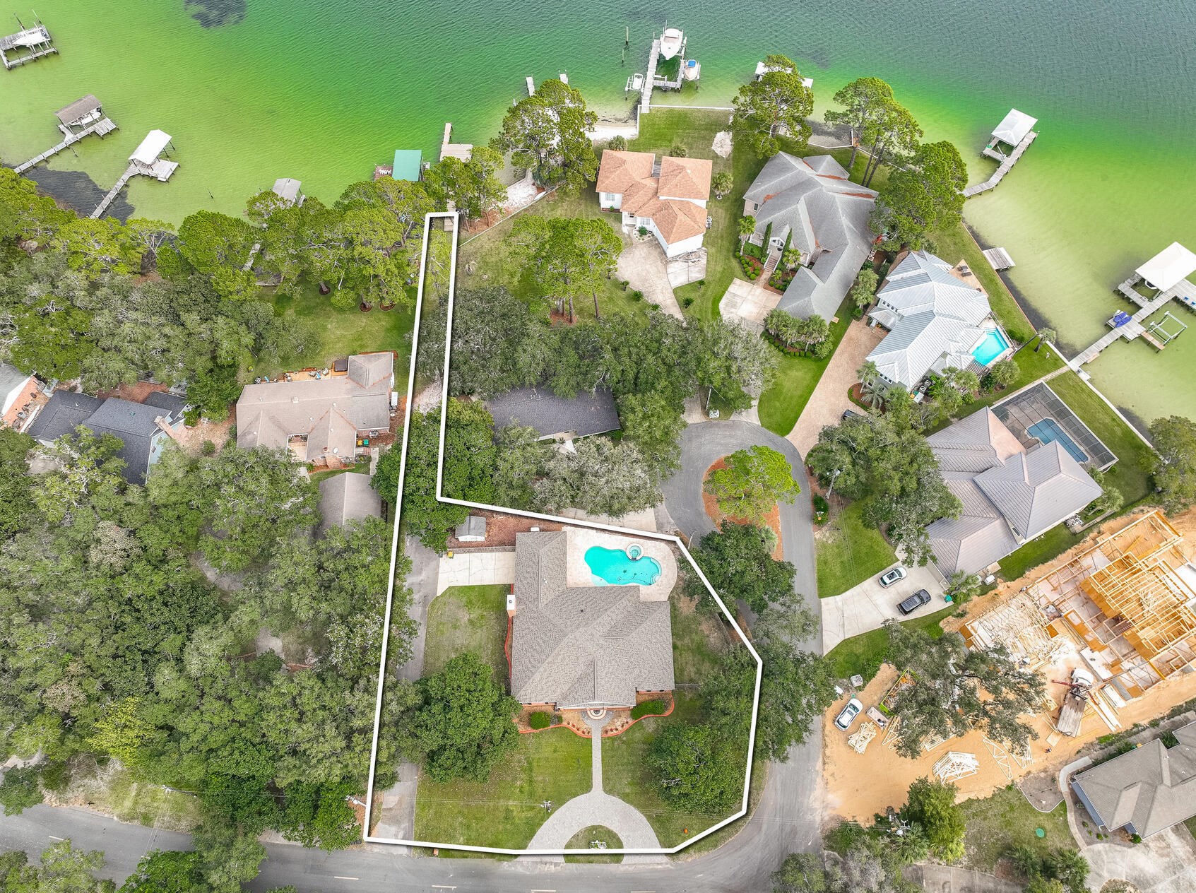 29 Paradise Point Rd, Shalimar, FL 32579