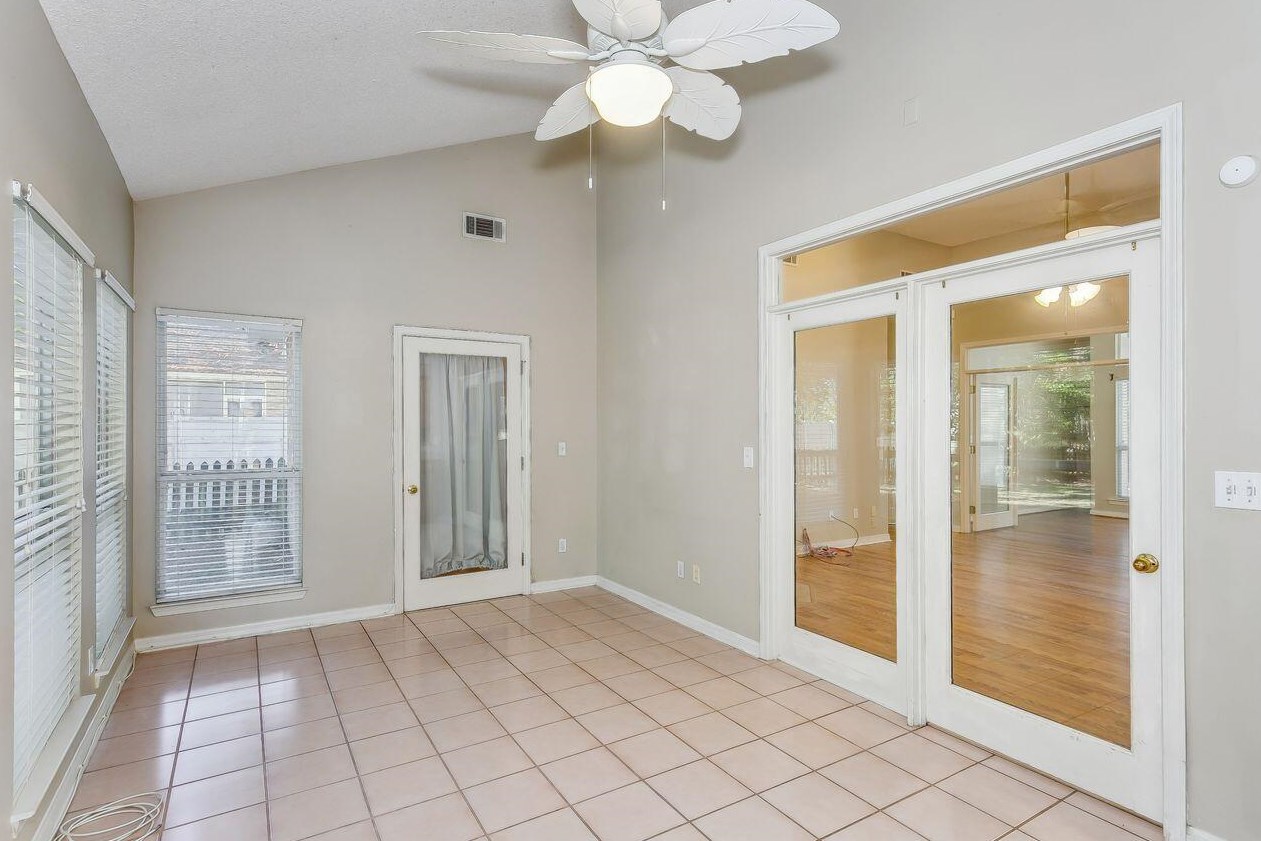 209 Yacht Club Dr, Niceville FL  32578-3720 exterior