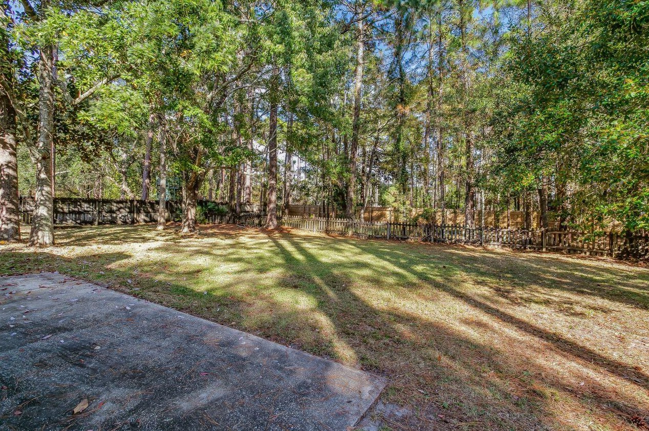 209 Yacht Club Dr, Niceville FL  32578-3720 exterior