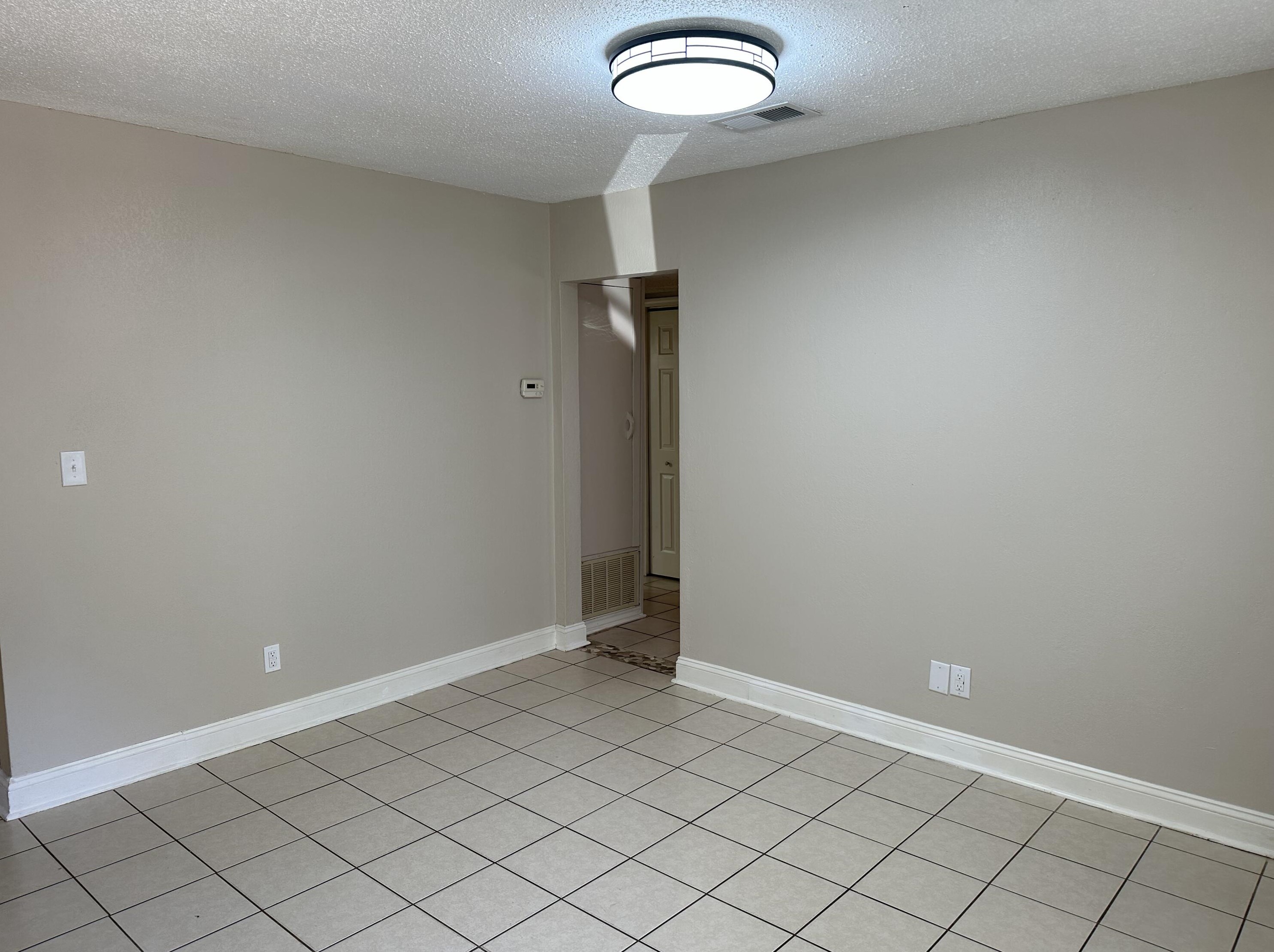 111 Sikes Dr, Crestview, FL 32539