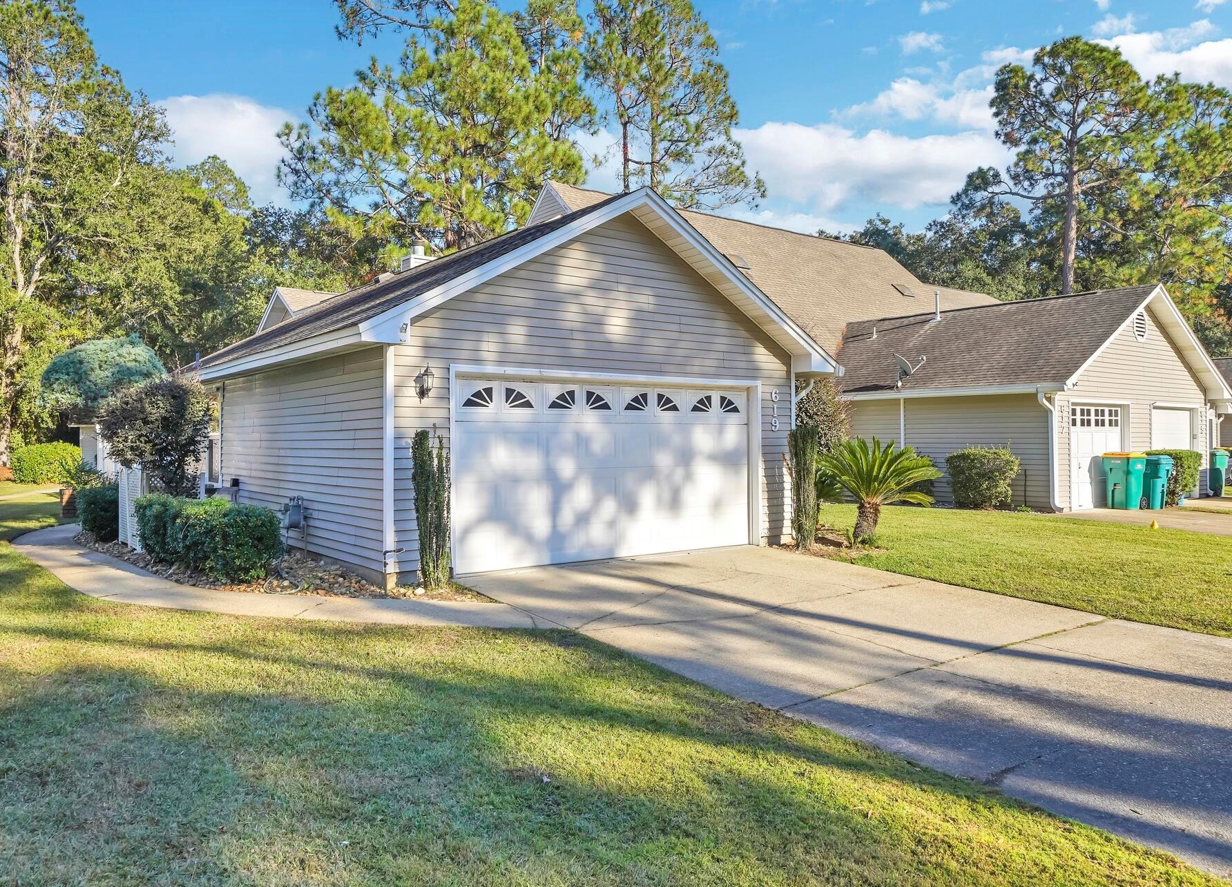 619 Emerald Ln, Fort Walton Beach, FL 32547-1475