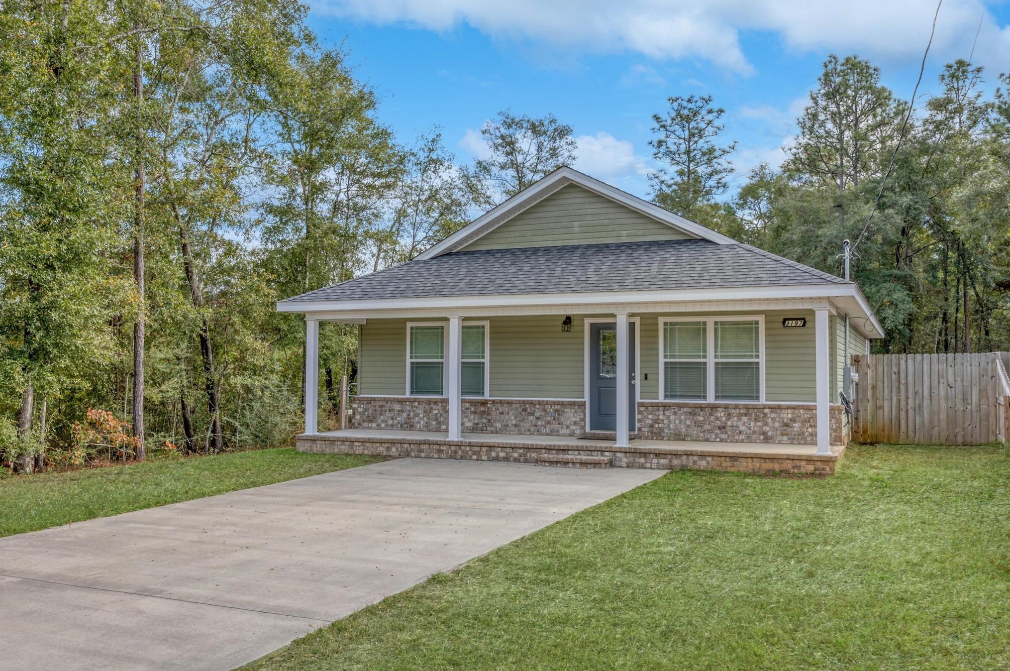 3197 Maple St, Crestview FL  32539-9180 exterior
