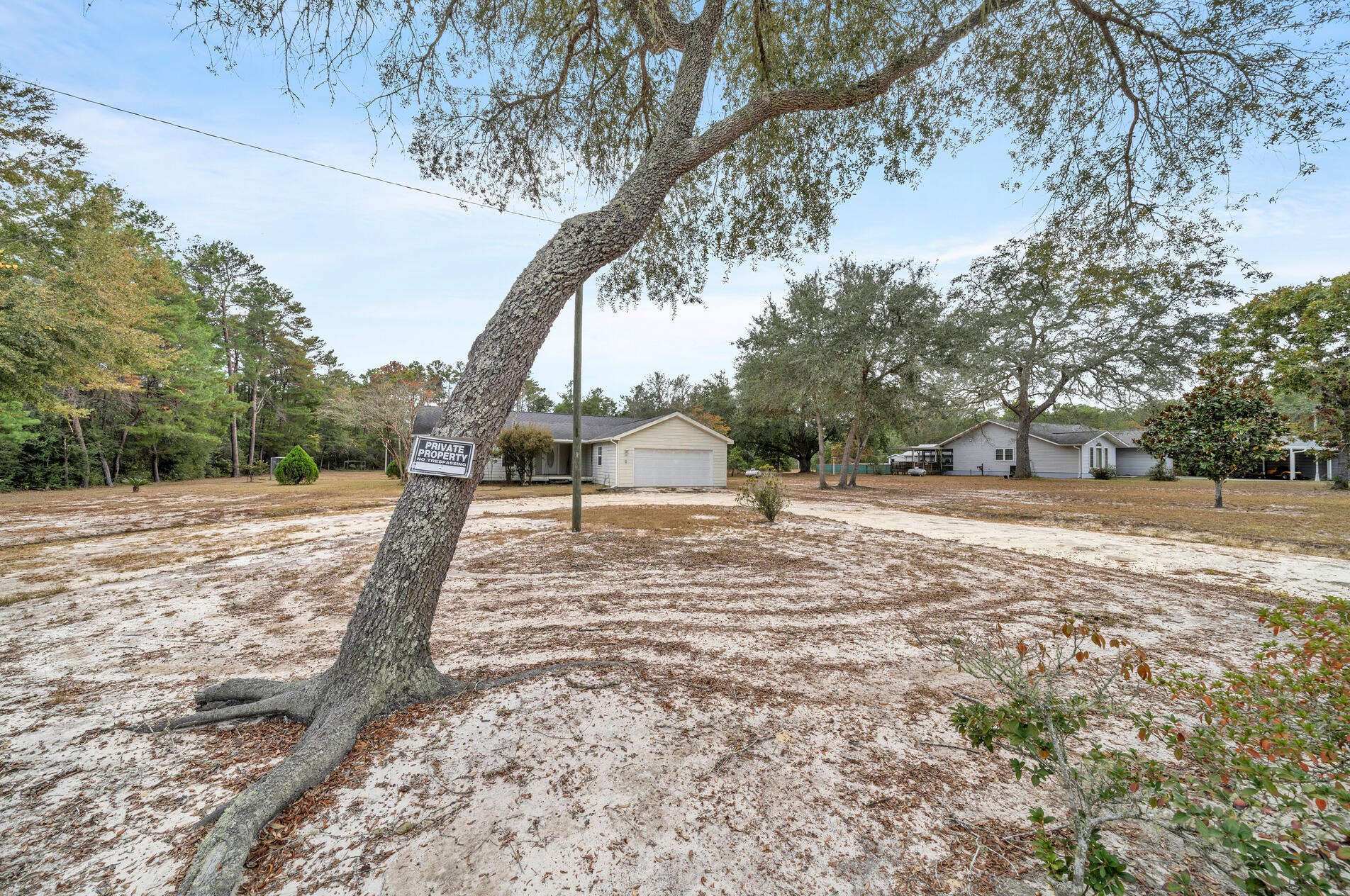 819 Woodlawn Rd, Freeport, FL 32439