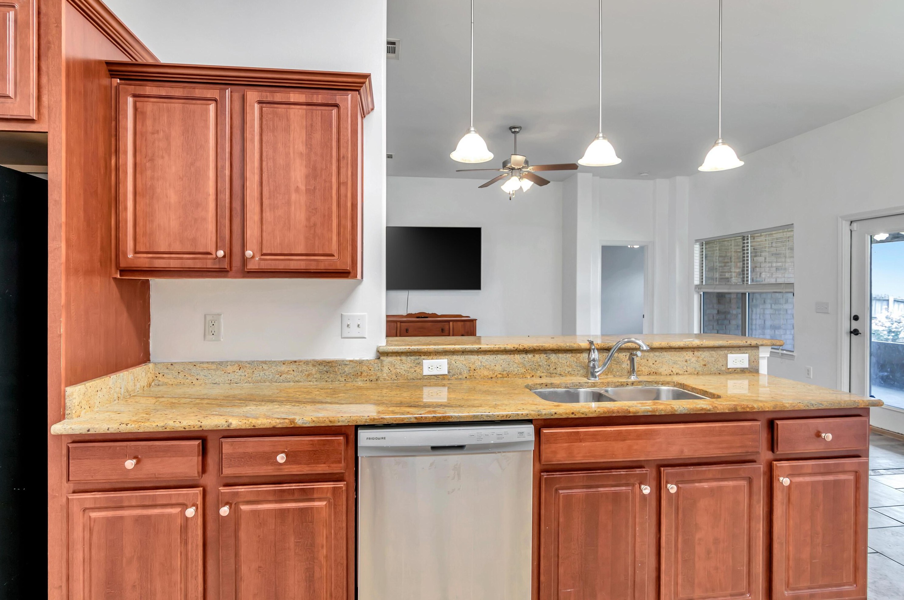 3003 Crown Creek Cir, Crestview FL  32539-9000 exterior