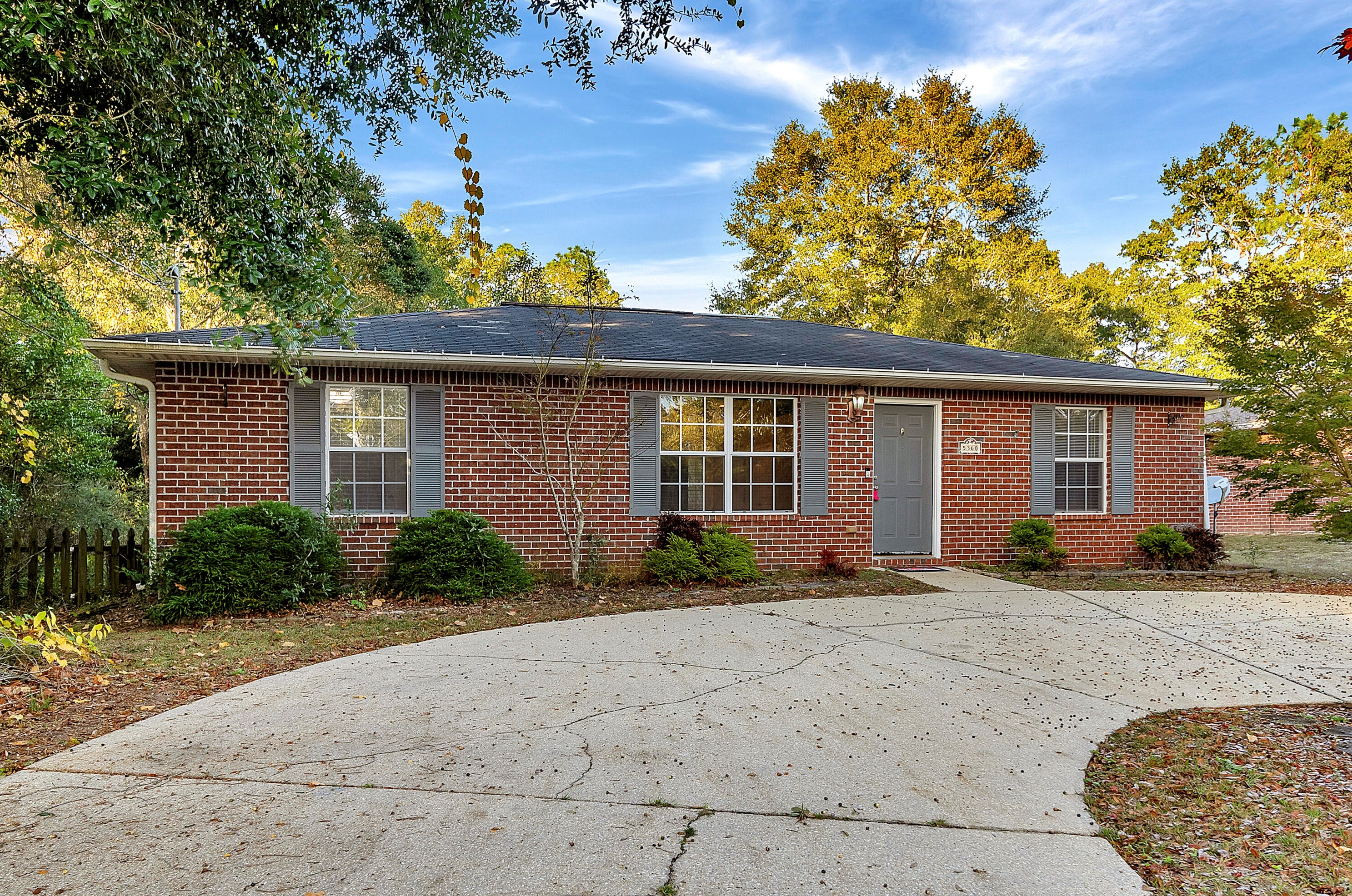 5360 Walker Rd, Milton, FL 32570