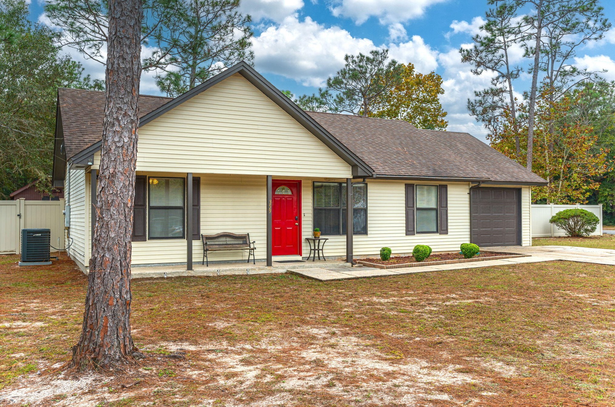 359 John King Rd, Crestview, FL 32539