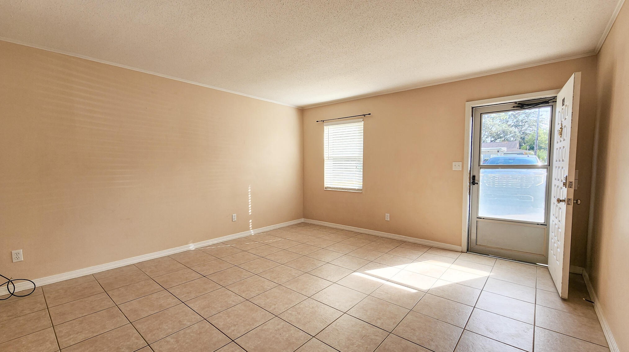 145 4th Ave #b3, Shalimar, FL 32579