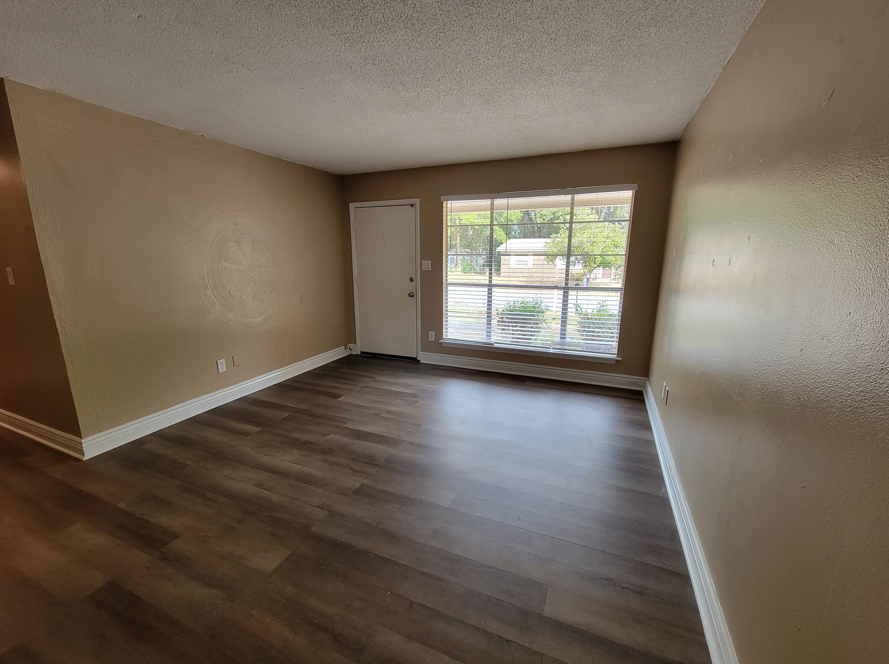515 Tall Pines St, Crestview, FL 32539-3614
