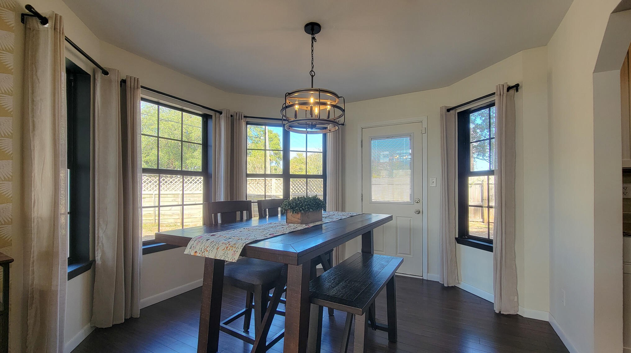 1600 Mariah Way, Fort Walton Beach FL  32547-1189 exterior