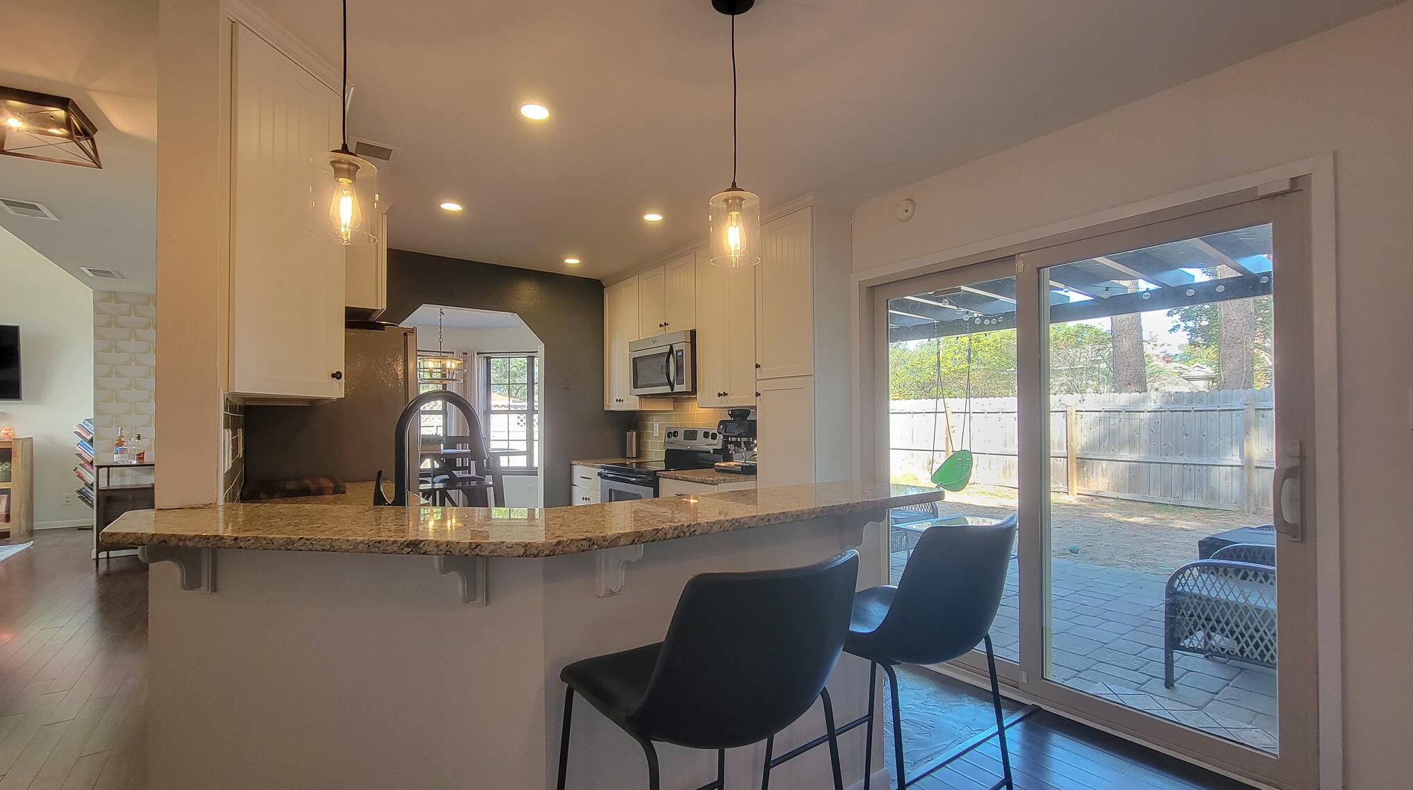 1600 Mariah Way, Fort Walton Beach FL  32547-1189 exterior