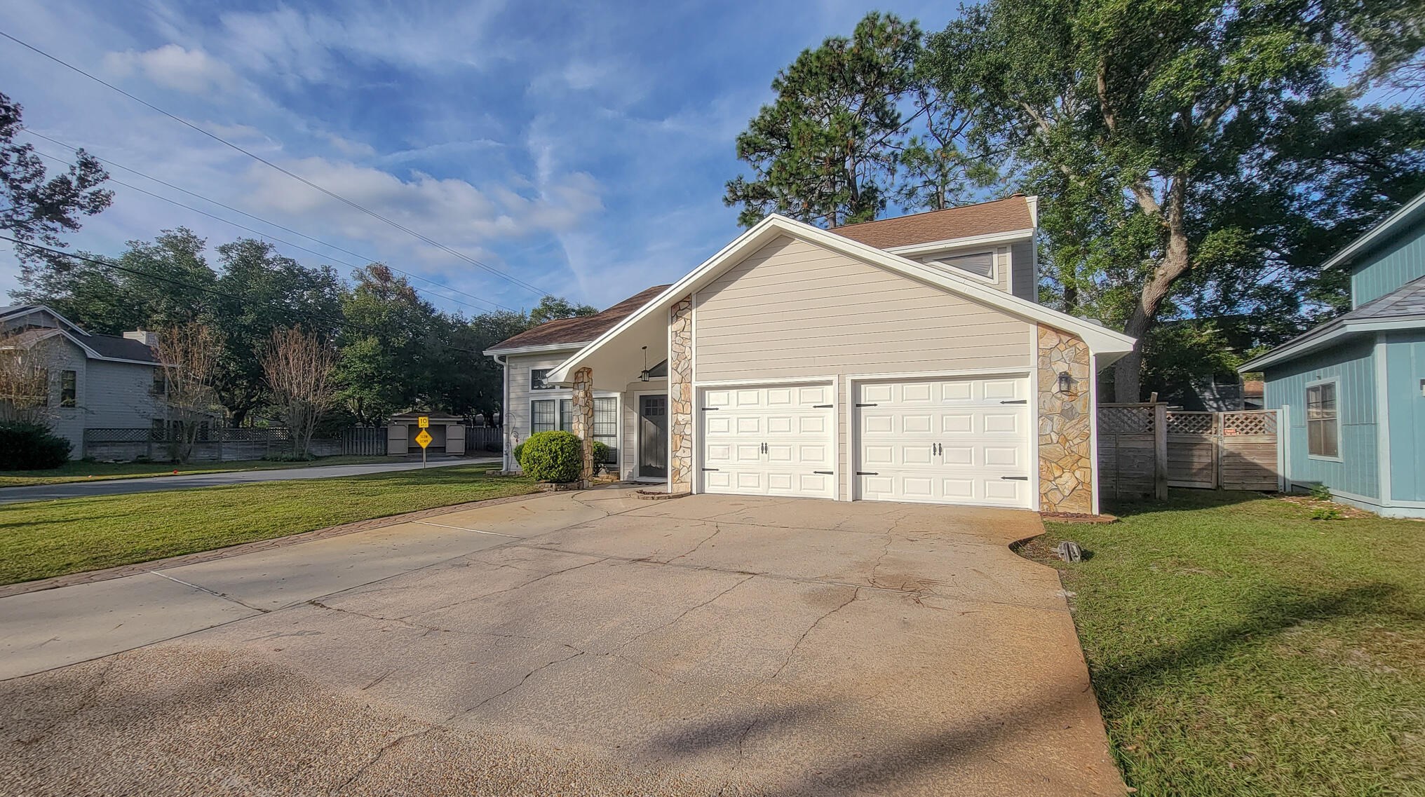 1600 Mariah Way, Fort Walton Beach FL  32547-1189 exterior