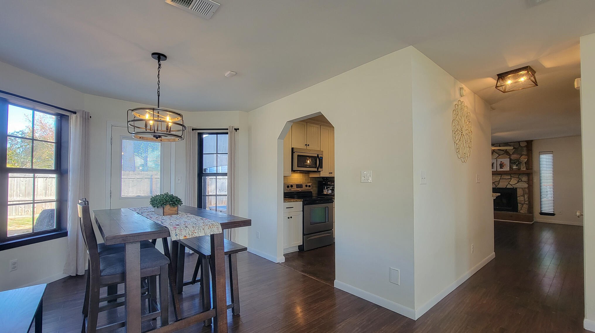 1600 Mariah Way, Fort Walton Beach FL  32547-1189 exterior