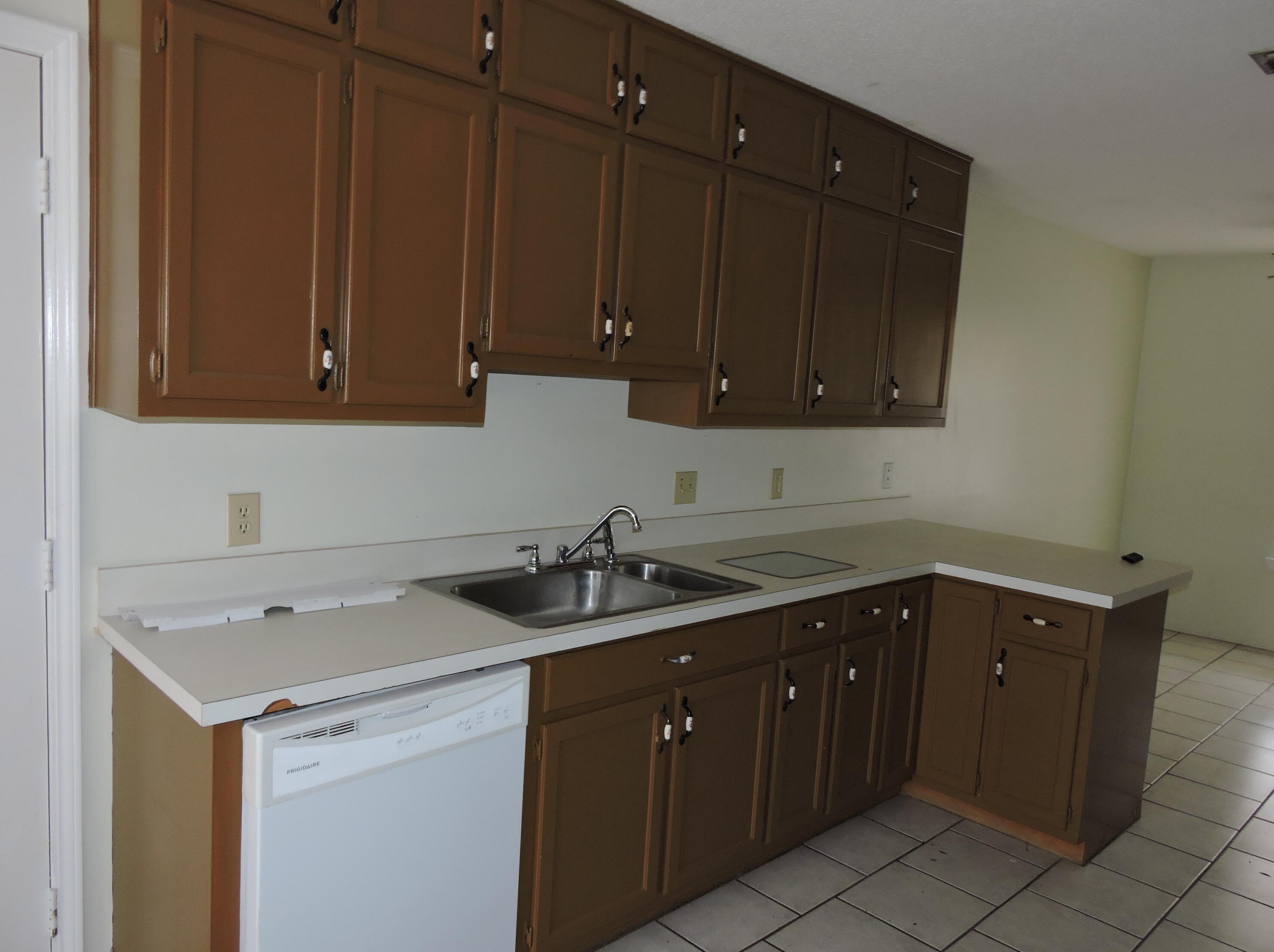 215 Grand Prix Dr, Crestview FL  32536-9296 exterior