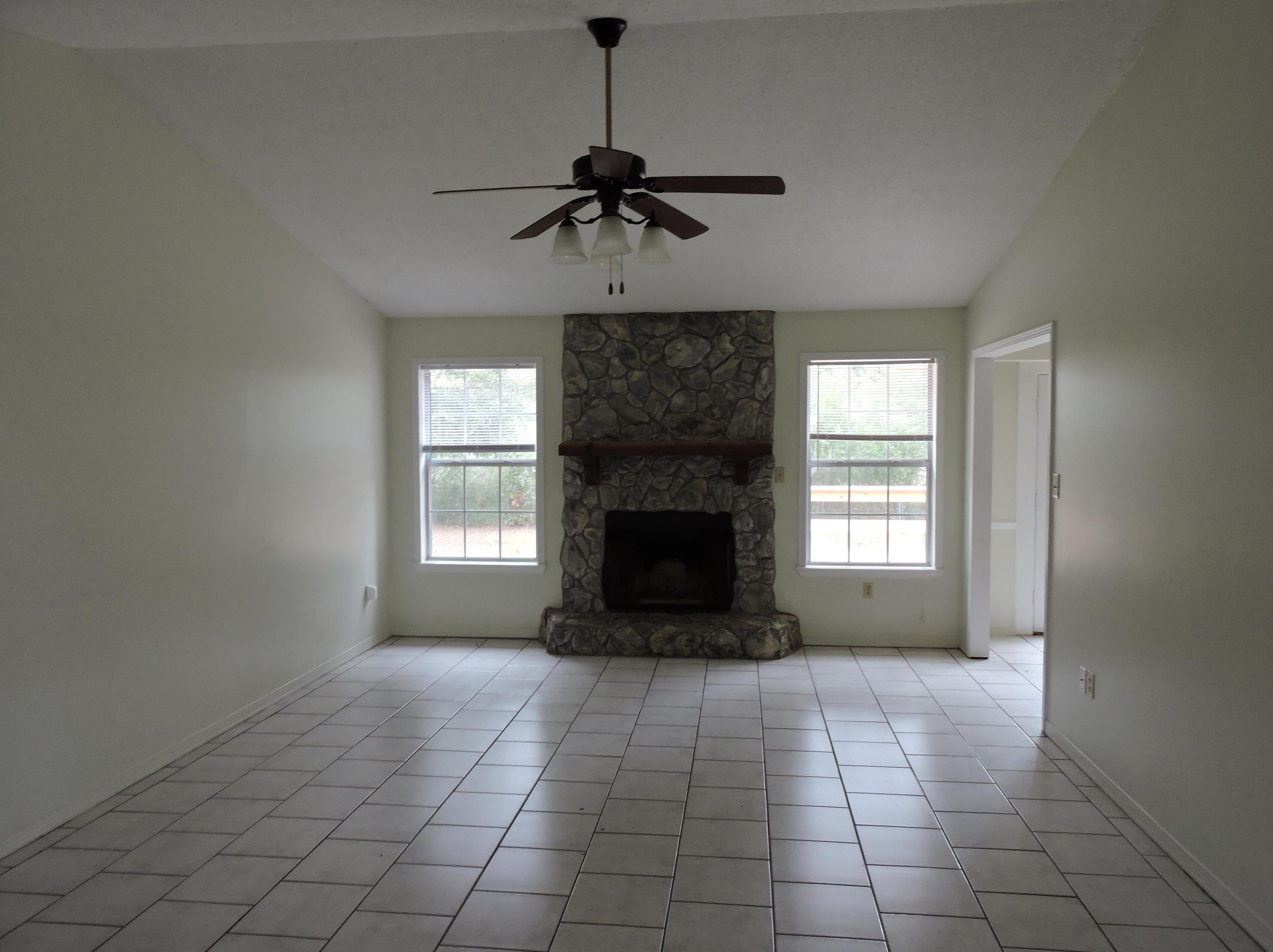 215 Grand Prix Dr, Crestview FL  32536-9296 exterior