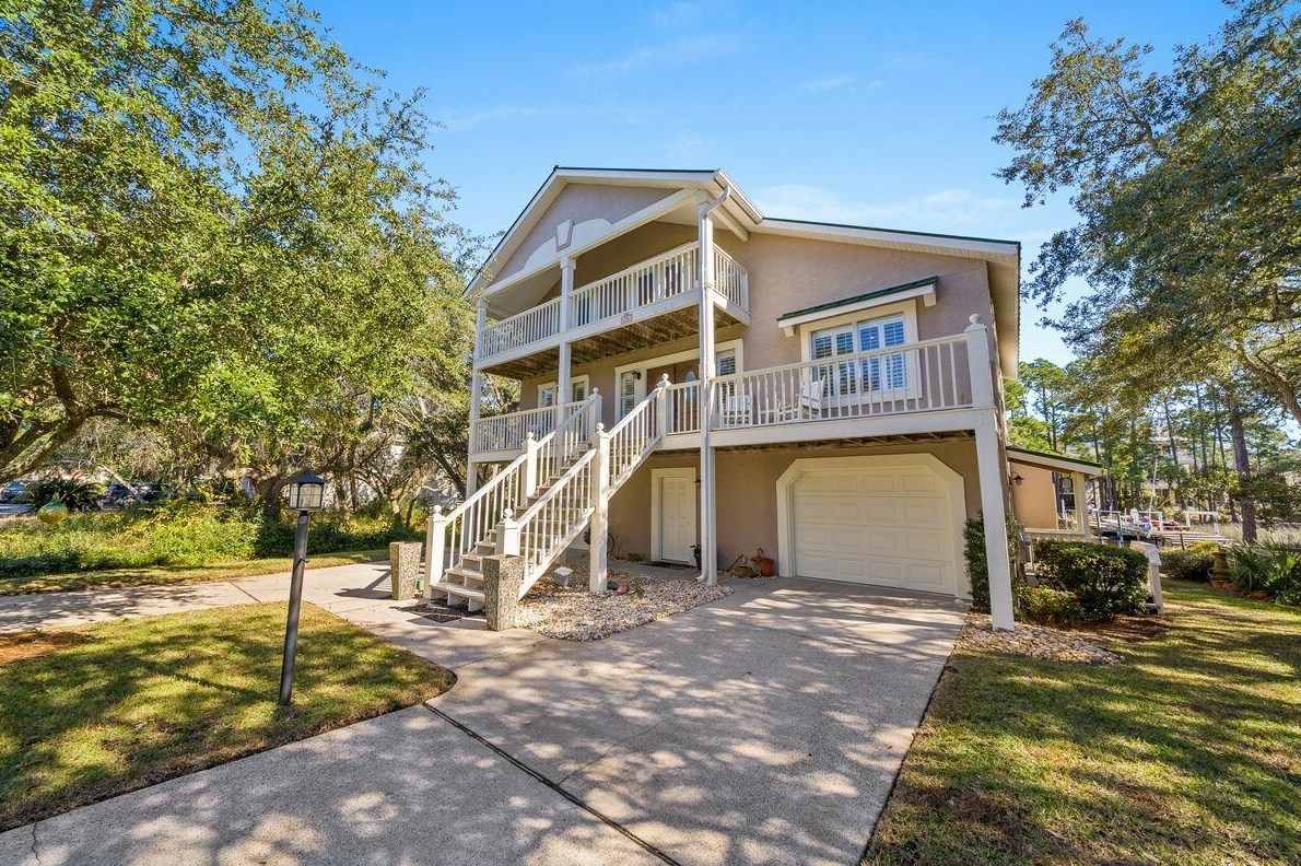 136 Lake Pointe Dr, Santa Rosa Beach, FL 32459-6526