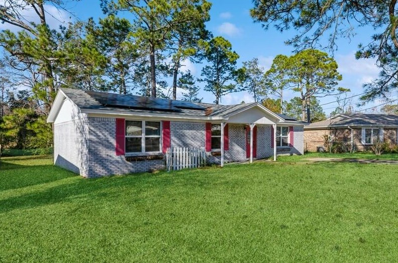 8240 Tempest Dr, Pensacola, FL 32506