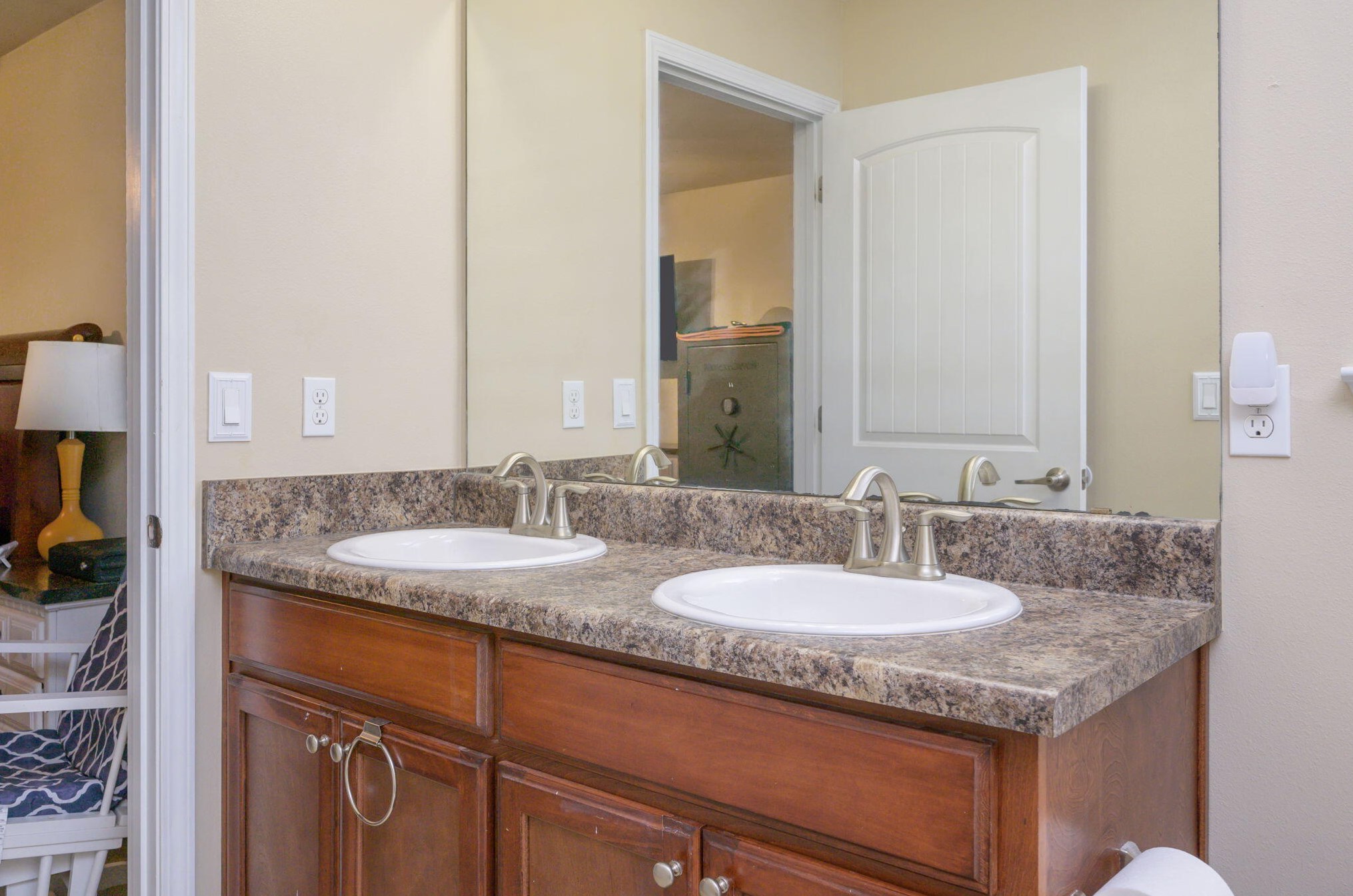 305 Gauntlet Dr, Crestview FL  32539-4366 exterior