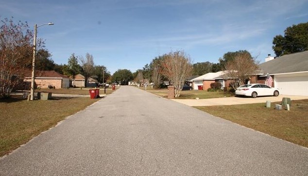 611 Risen Star Dr, Crestview FL  32539-6017 exterior