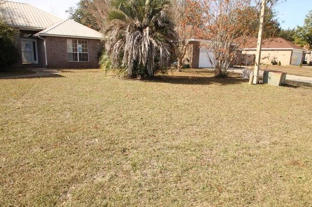 611 Risen Star Dr, Crestview FL  32539-6017 exterior