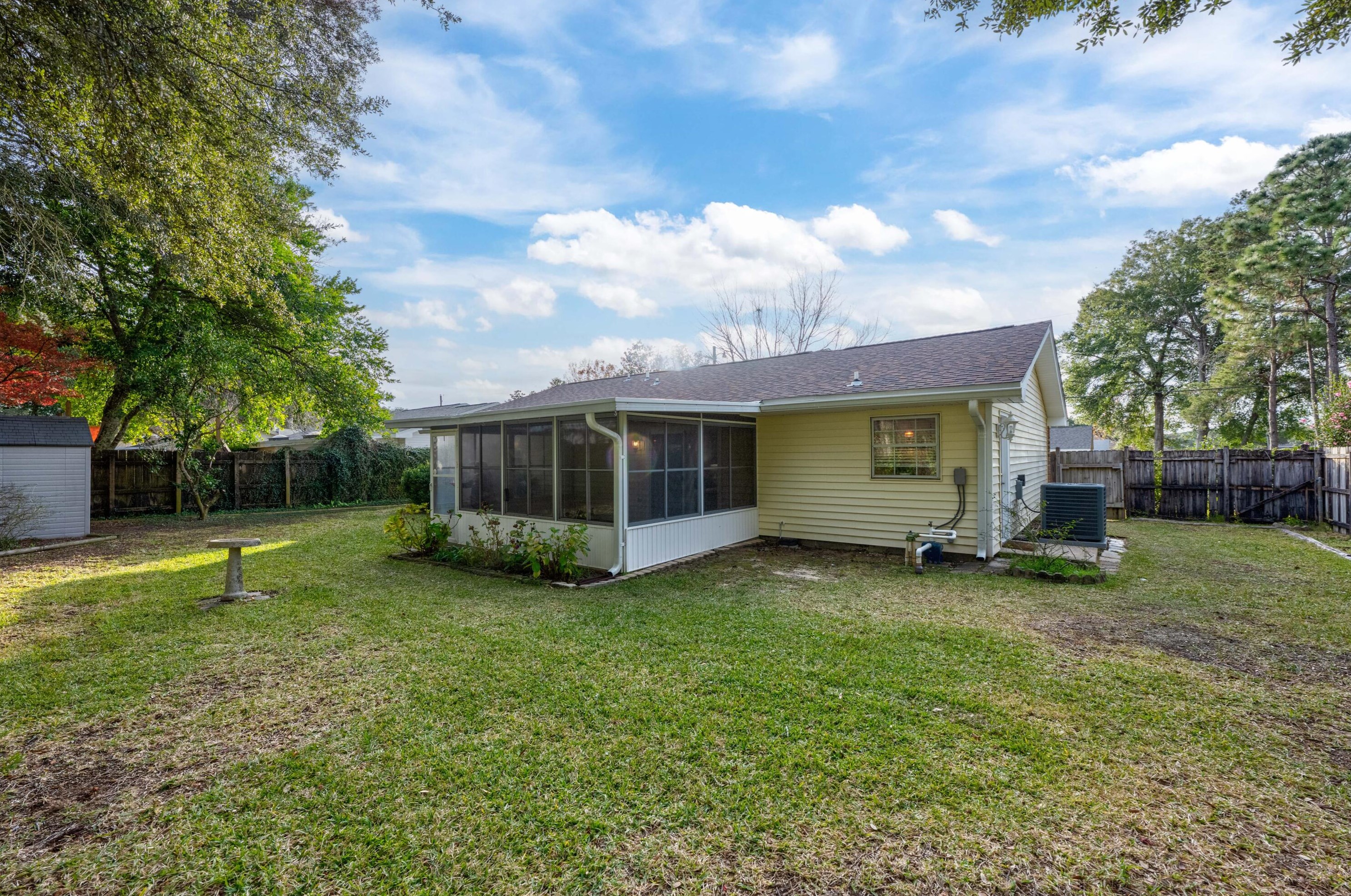 40 Berwick Cir, Shalimar, FL 32579