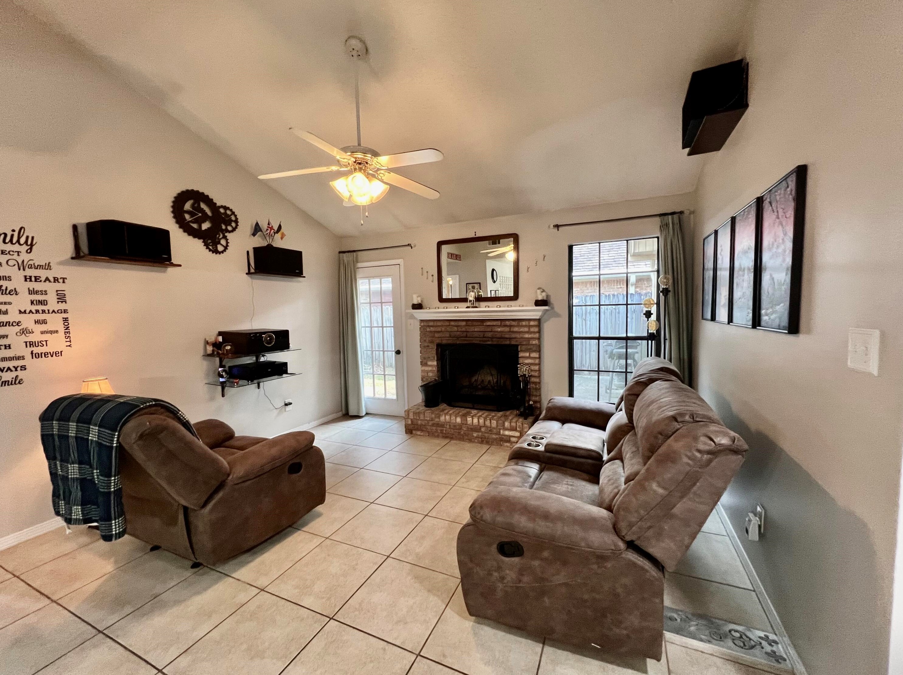 404 Rhonda Kay Ct, Fort Walton Beach, FL 32547-1546