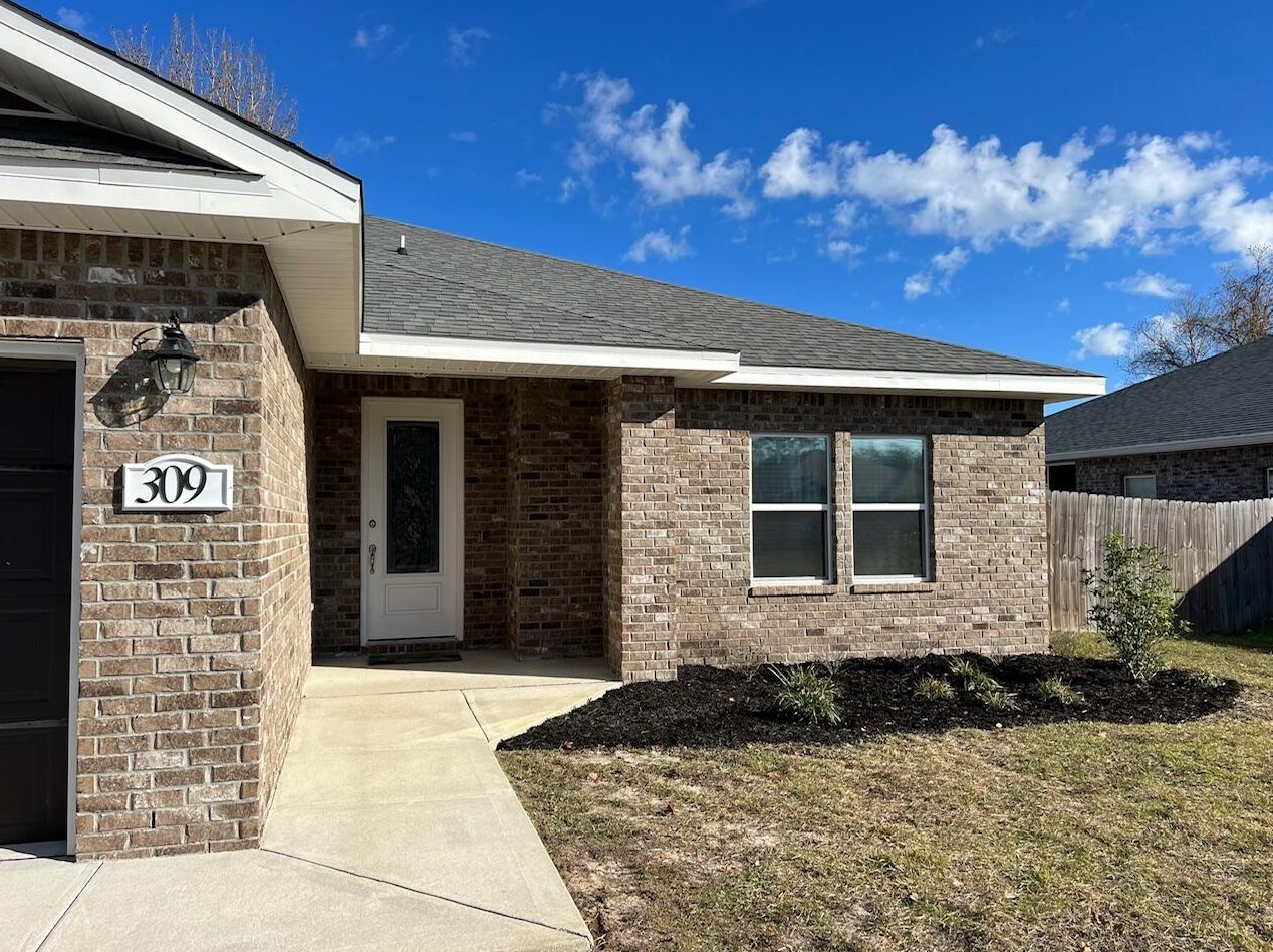 309 Woodland Ave, Mary Esther, FL 32569-1355