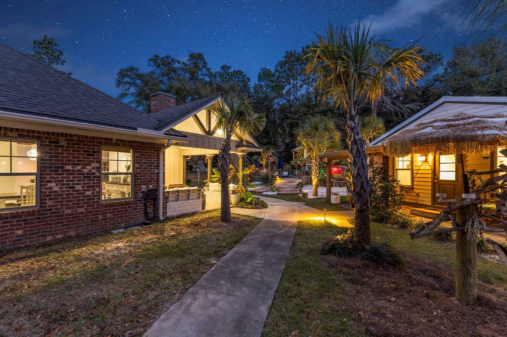 2734 Hugo Ln, Crestview FL  32539-6369 exterior