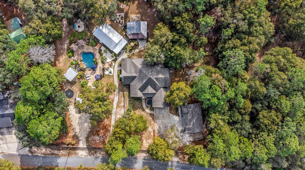 2734 Hugo Ln, Crestview FL  32539-6369 exterior