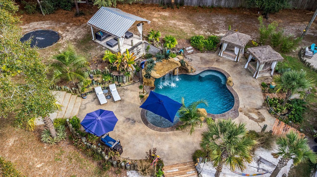2734 Hugo Ln, Crestview FL  32539-6369 exterior