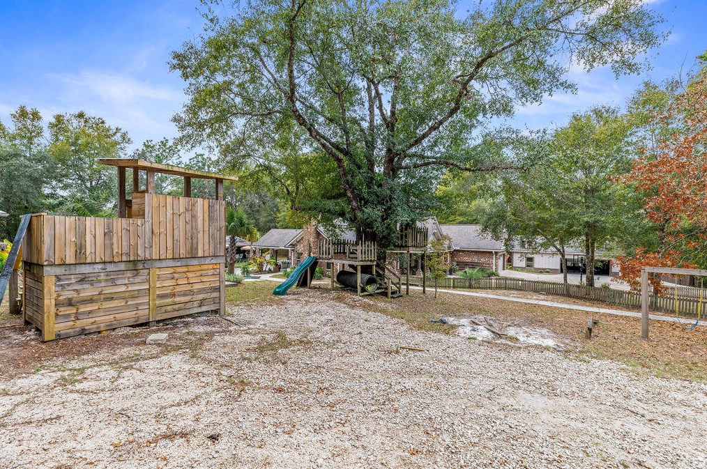 2734 Hugo Ln, Crestview FL  32539-6369 exterior