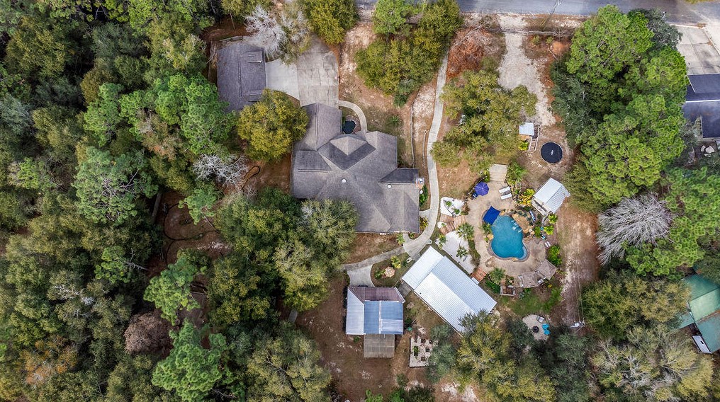2734 Hugo Ln, Crestview FL  32539-6369 exterior