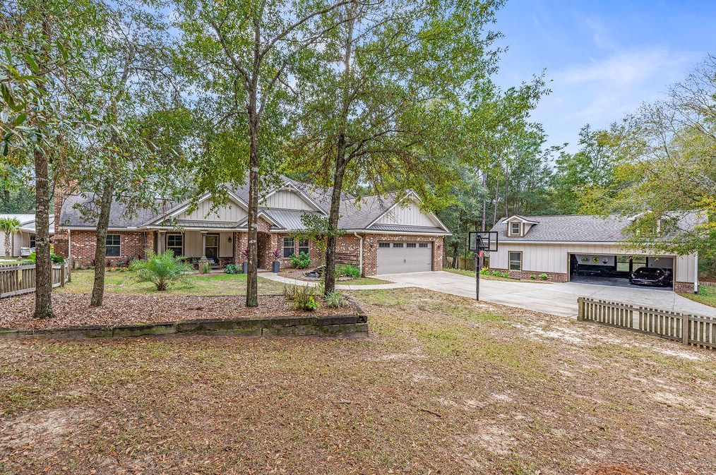 2734 Hugo Ln, Crestview FL  32539-6369 exterior