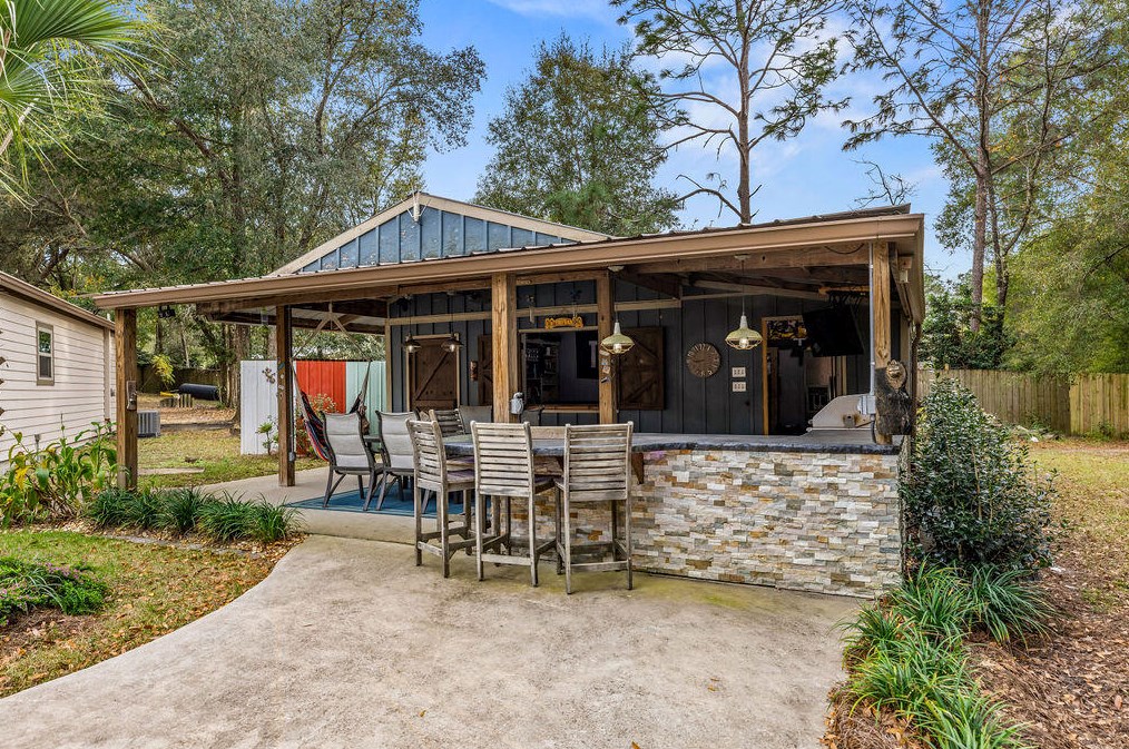 2734 Hugo Ln, Crestview FL  32539-6369 exterior