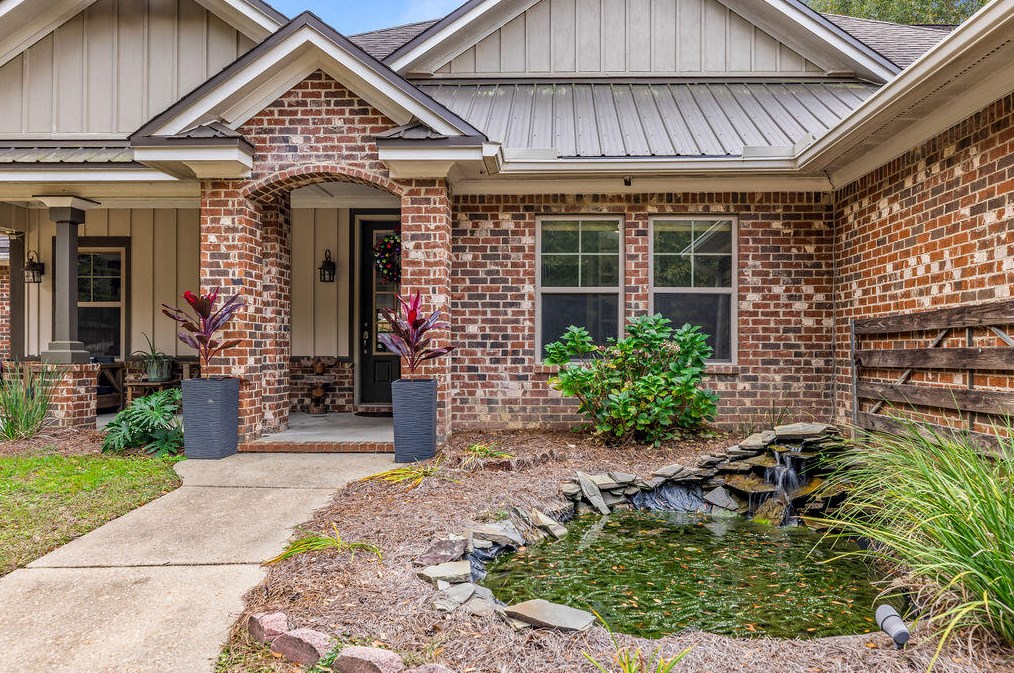 2734 Hugo Ln, Crestview FL  32539-6369 exterior