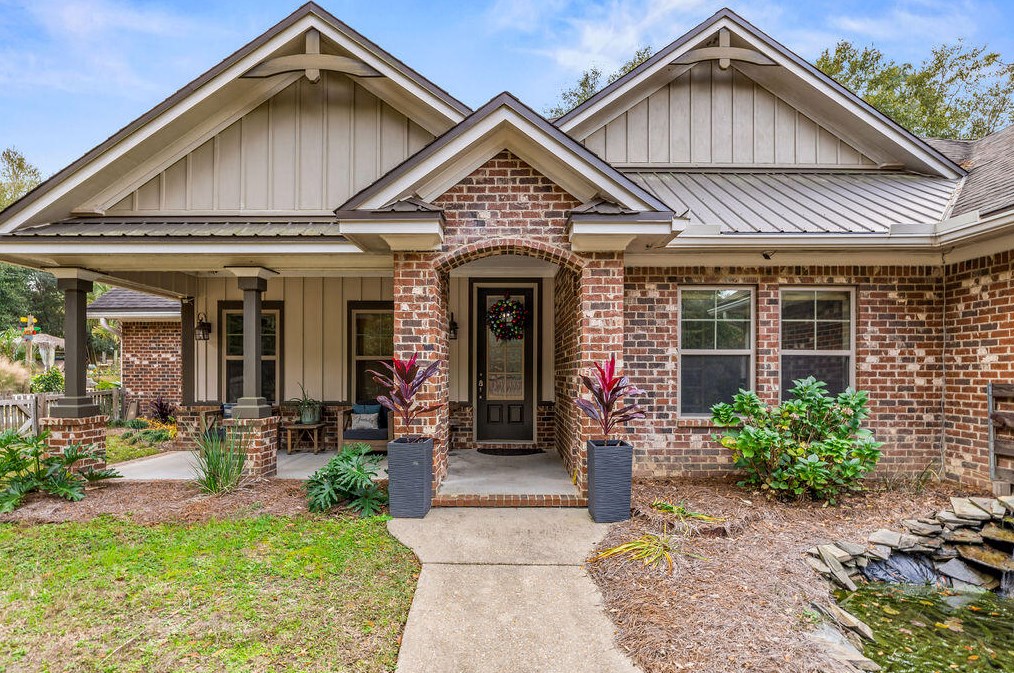2734 Hugo Ln, Crestview FL  32539-6369 exterior