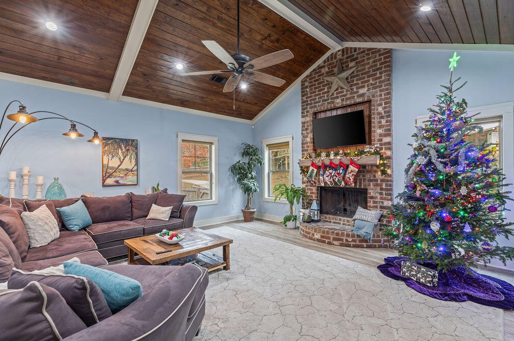 2734 Hugo Ln, Crestview FL  32539-6369 exterior