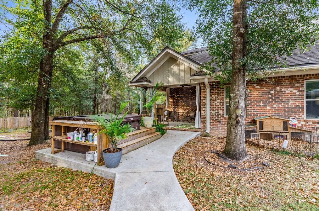 2734 Hugo Ln, Crestview FL  32539-6369 exterior
