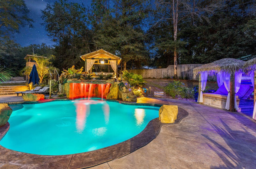 2734 Hugo Ln, Crestview FL  32539-6369 exterior