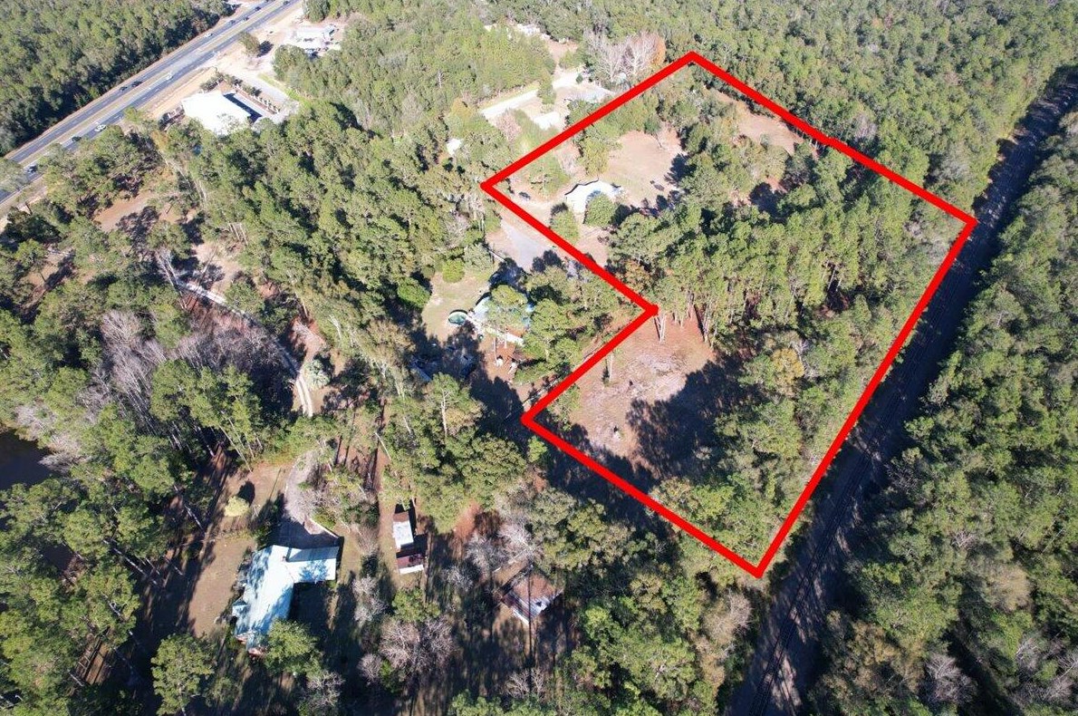 5299 Fairfield Dr, Crestview FL  32536-5415 exterior