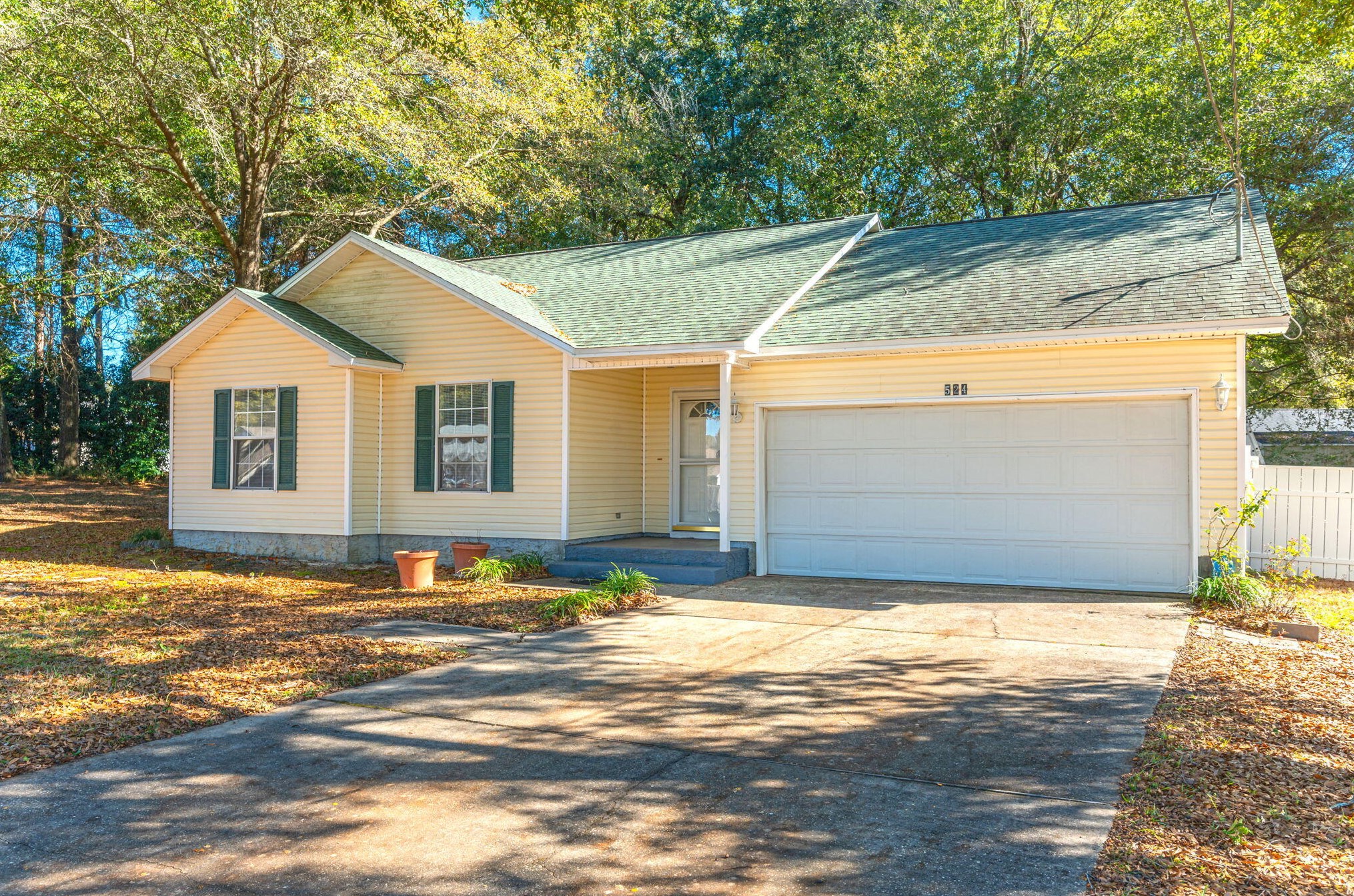 524 Hyde Park Dr, Crestview, FL 32539