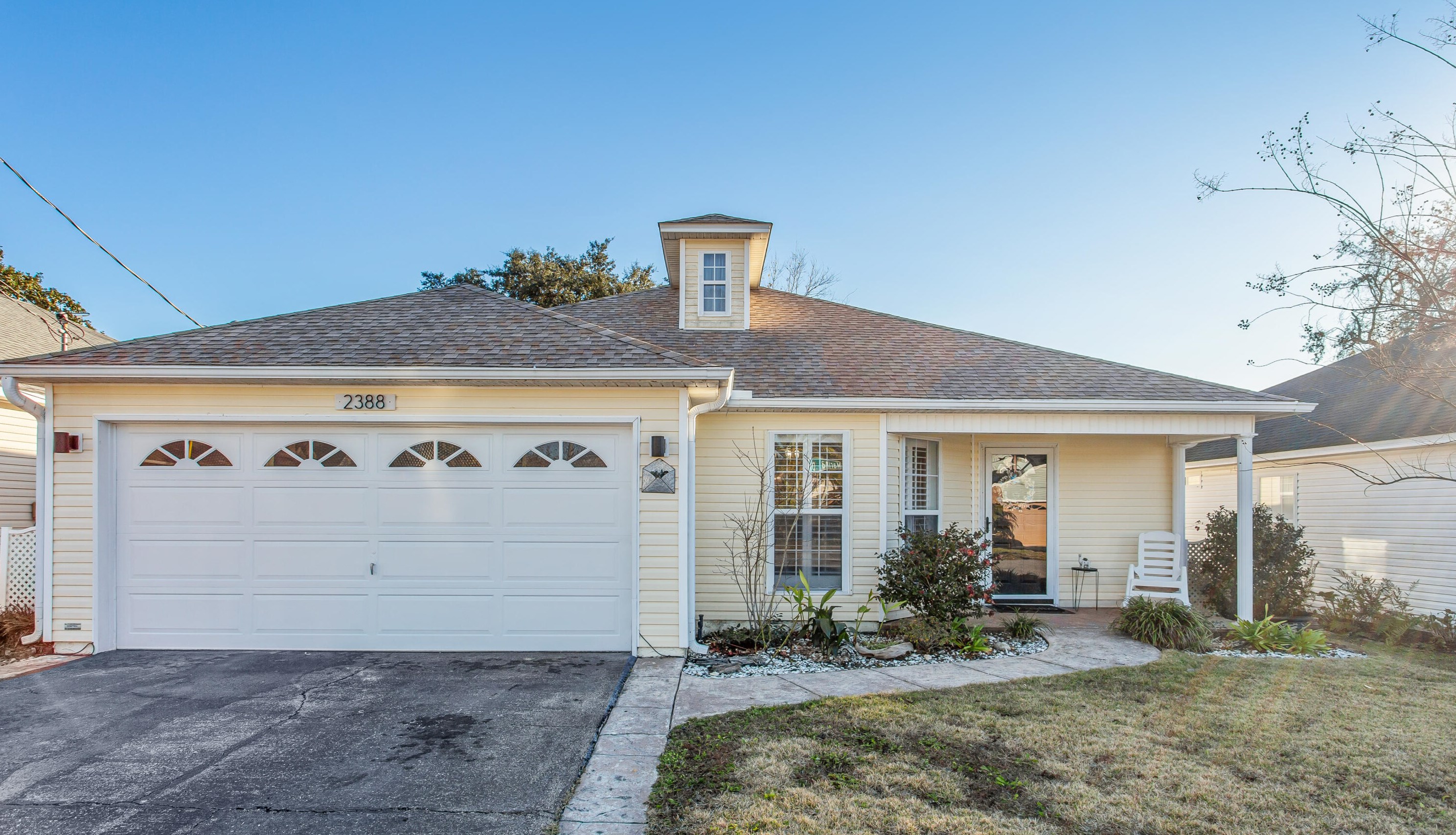 2388 Marina Dr, Fort Walton Beach, FL 32547-3943